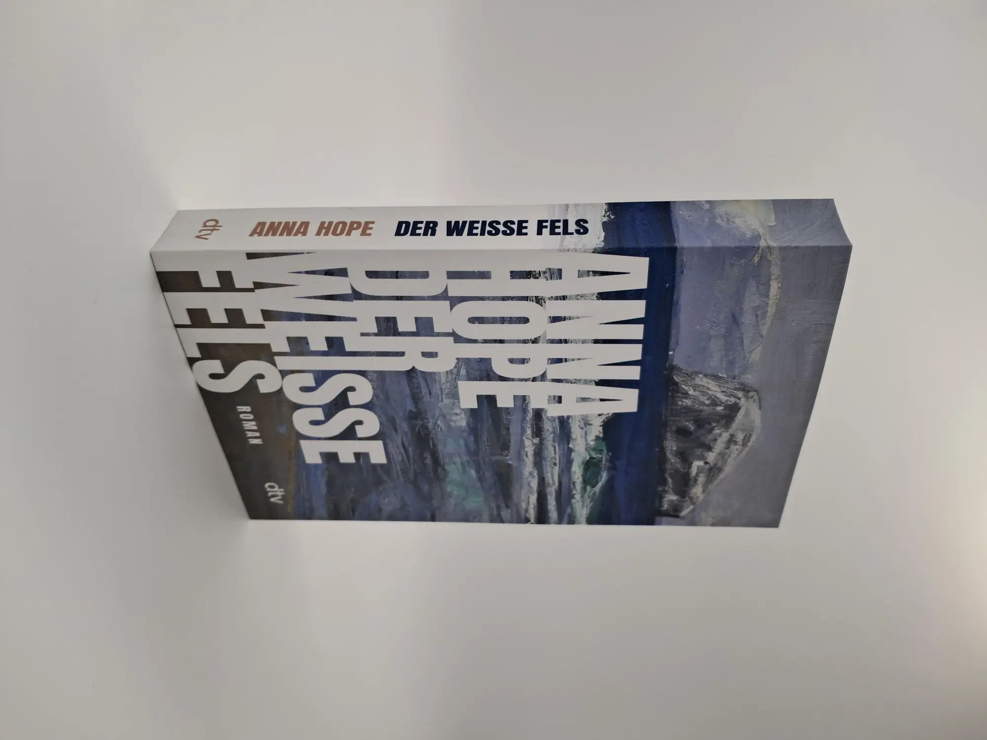 Bild: 9783423149136 | Der weiße Fels | Roman 'Eine eindrucksvolle Zeitreise.' WDR 5 | Hope