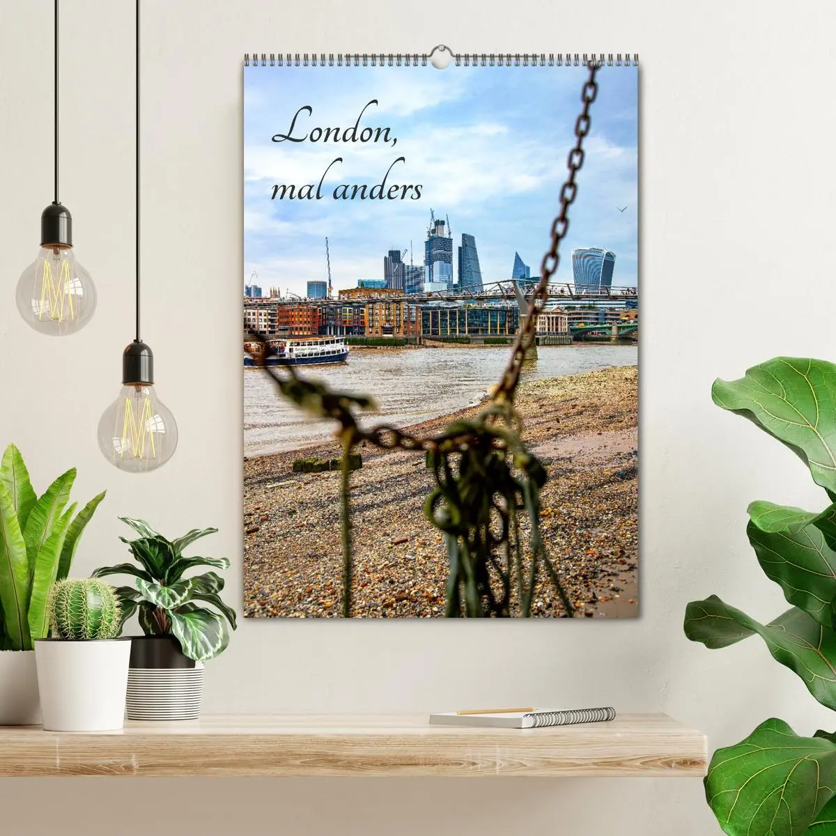 Bild: 9783516402537 | London, mal anders (Wandkalender 2026 DIN A2 hoch), CALVENDO...
