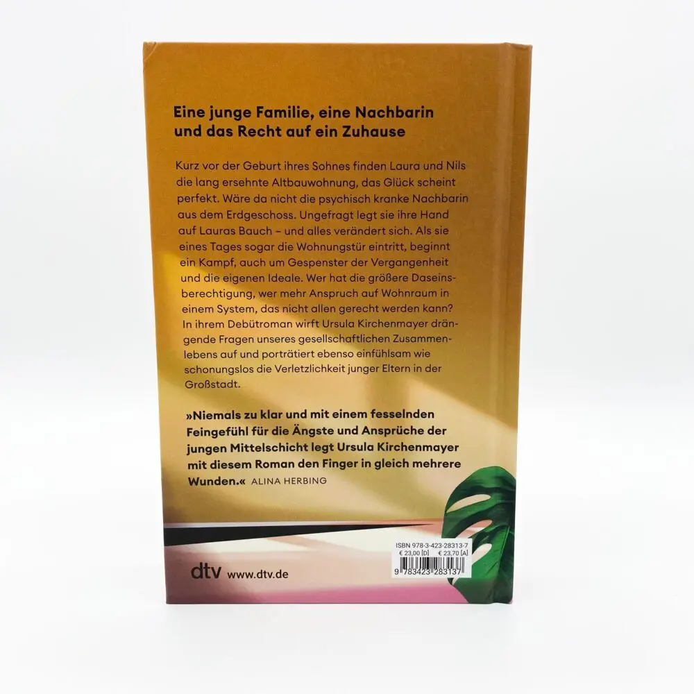 Bild: 9783423283137 | Der Boden unter unseren Füßen | Ursula Kirchenmayer | Buch | 400 S.
