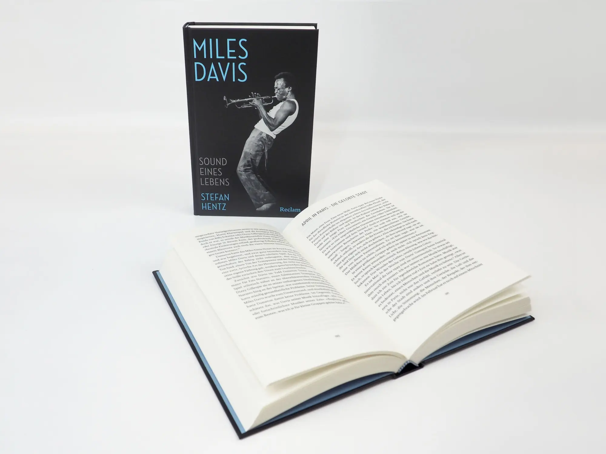 Bild: 9783150114537 | Miles Davis. Sound eines Lebens | Stefan Hentz | Buch | 383 S. | 2026