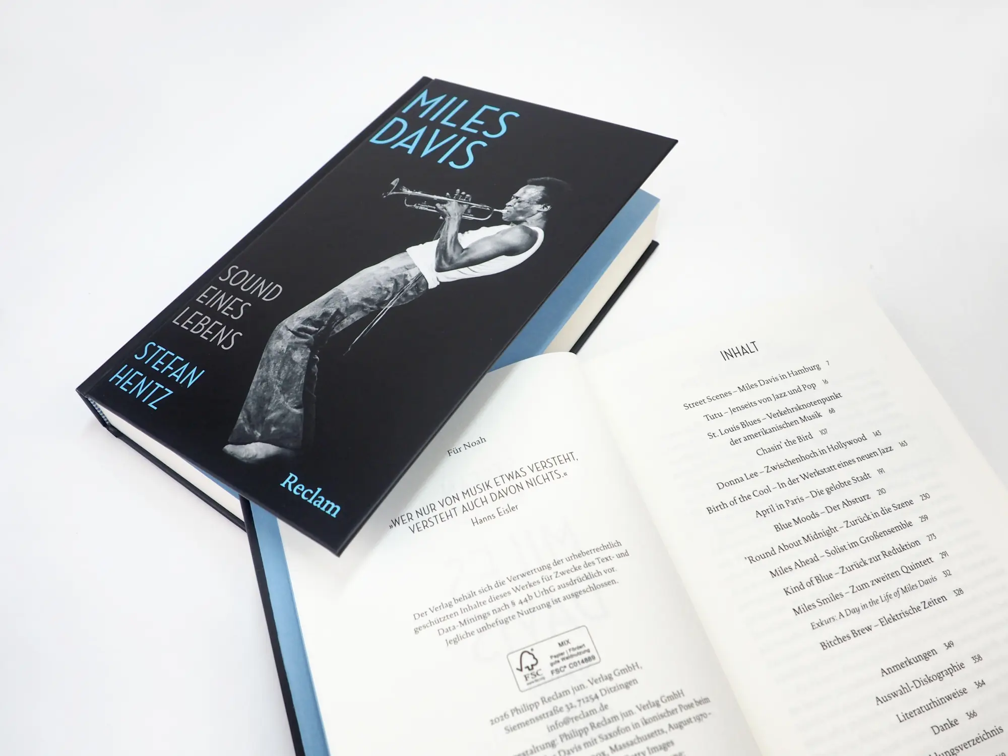 Bild: 9783150114537 | Miles Davis. Sound eines Lebens | Stefan Hentz | Buch | 383 S. | 2026
