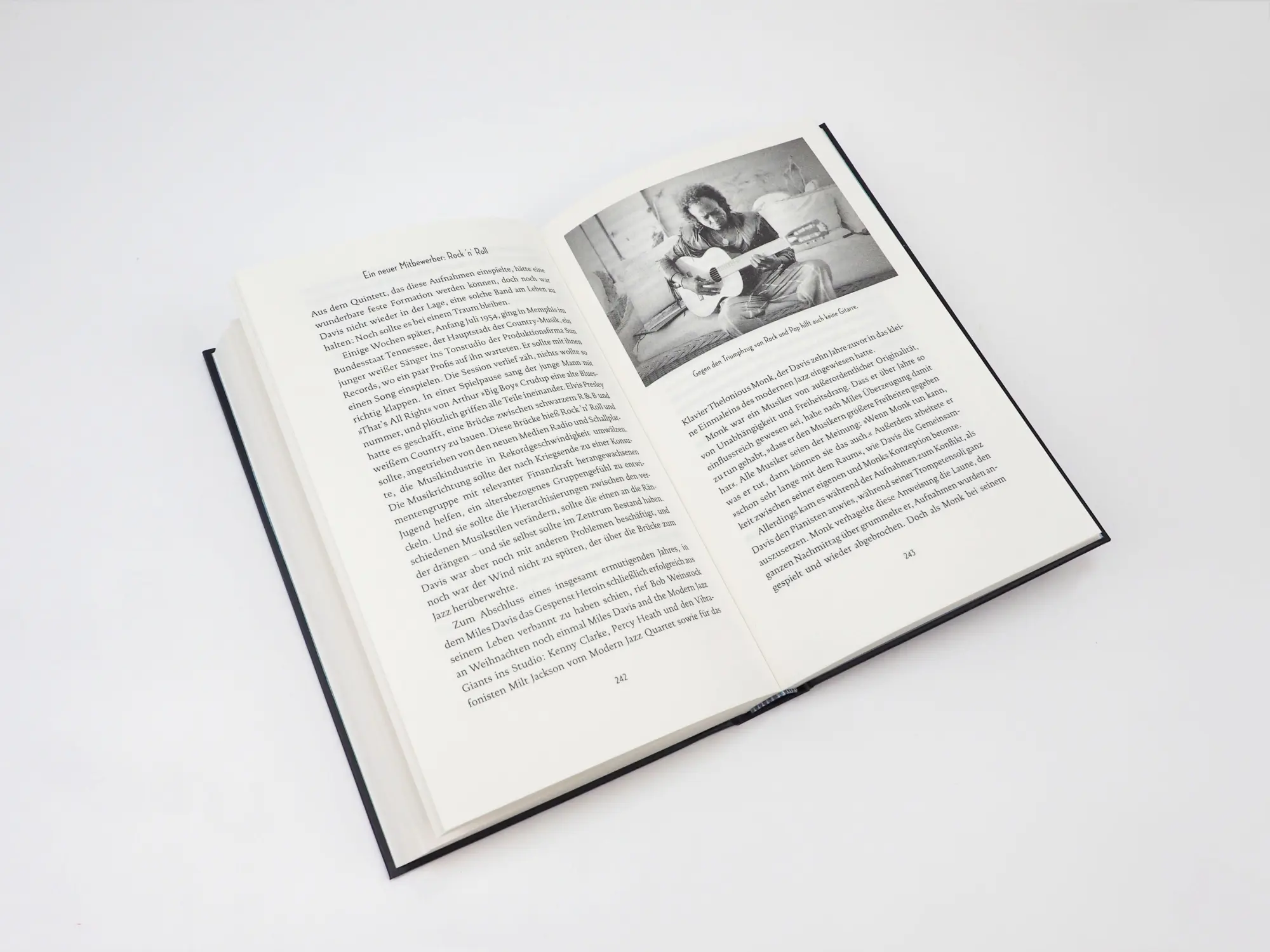 Bild: 9783150114537 | Miles Davis. Sound eines Lebens | Stefan Hentz | Buch | 383 S. | 2026