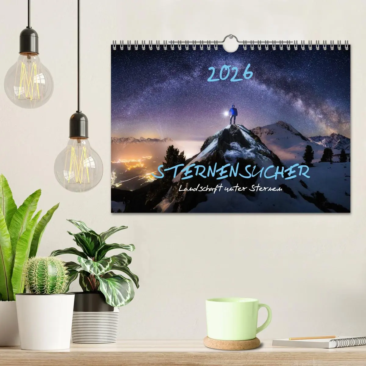Bild: 9783516025637 | Sternensucher - Landschaft unter Sternen (Wandkalender 2026 DIN A4...