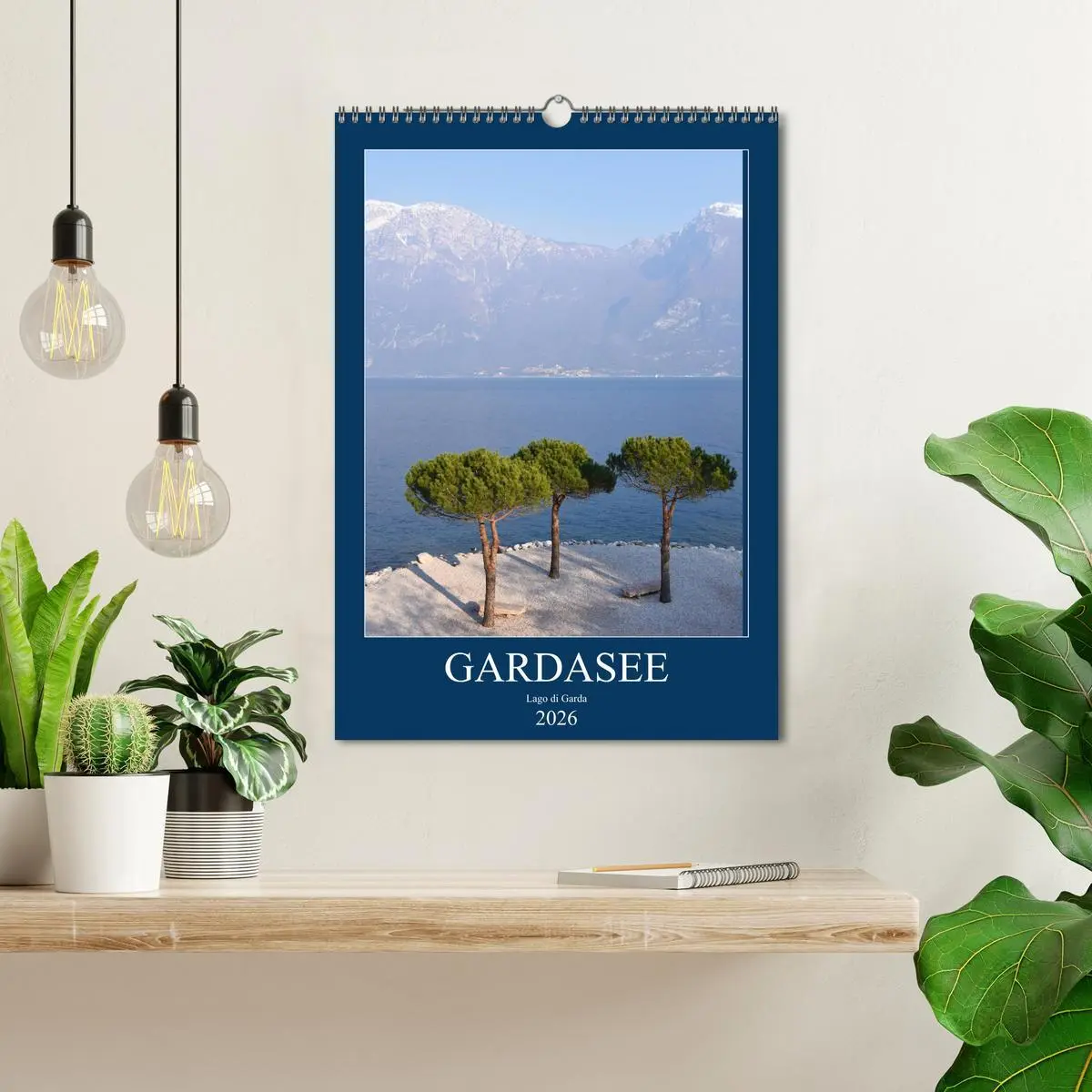 Bild: 9783516378337 | Eine zauberhafte Reise um den Gardasee (Wandkalender 2026 DIN A3...