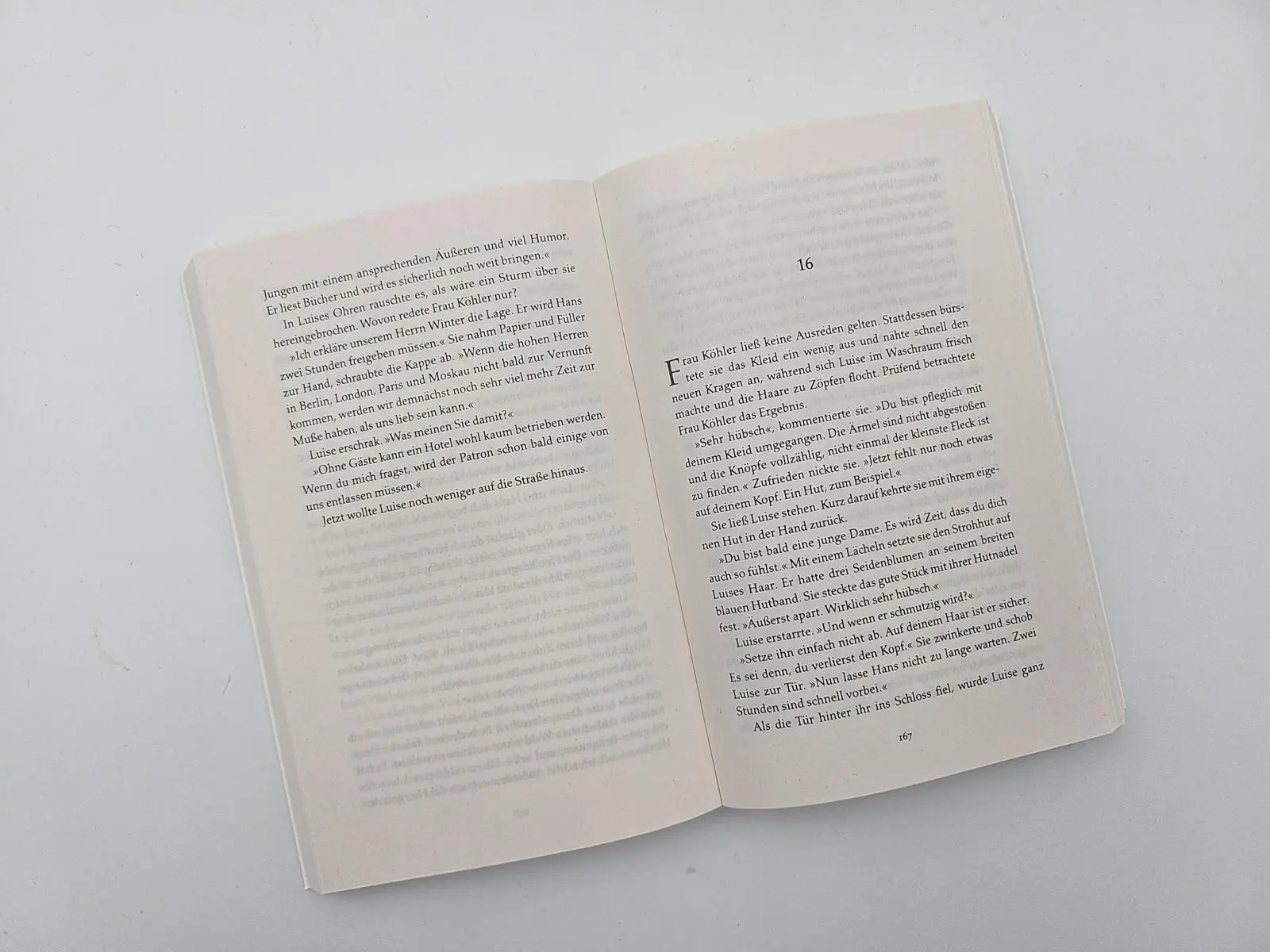 Bild: 9783492319737 | Hotel Vier Jahreszeiten - Ein Traum in Gold | Anja Marschall | Buch