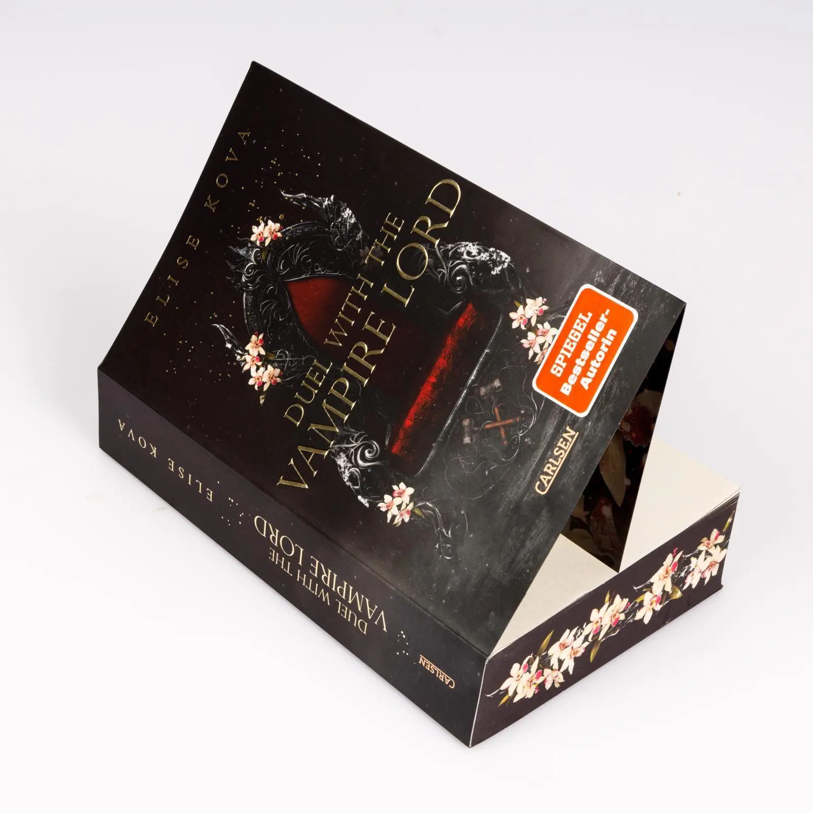 Bild: 9783551586438 | Married into Magic: Duel with the Vampire Lord | Elise Kova | Buch