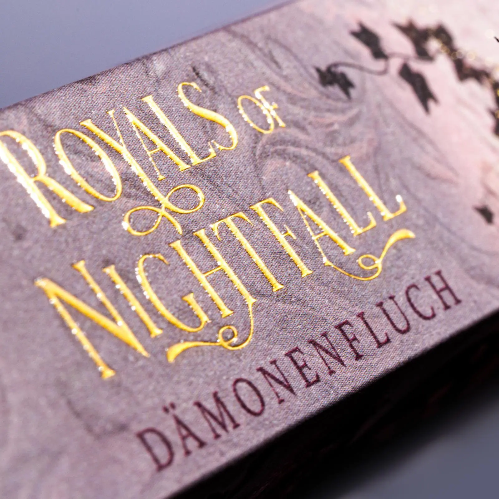 Bild: 9783551585639 | Royals of Nightfall. Dämonenfluch (Royal Shadows 1) | Julia Kuhn