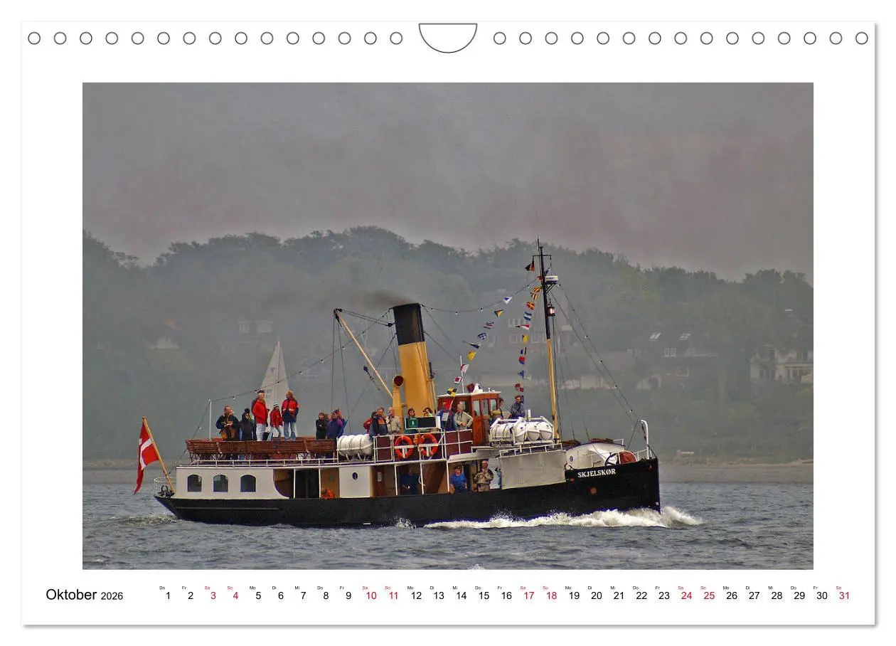 Bild: 9783457896839 | Rauchfahnen über der Ostsee - Schiffe unter Dampf (Wandkalender...
