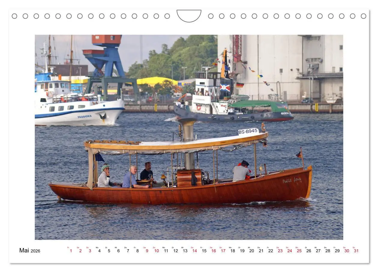 Bild: 9783457896839 | Rauchfahnen über der Ostsee - Schiffe unter Dampf (Wandkalender...