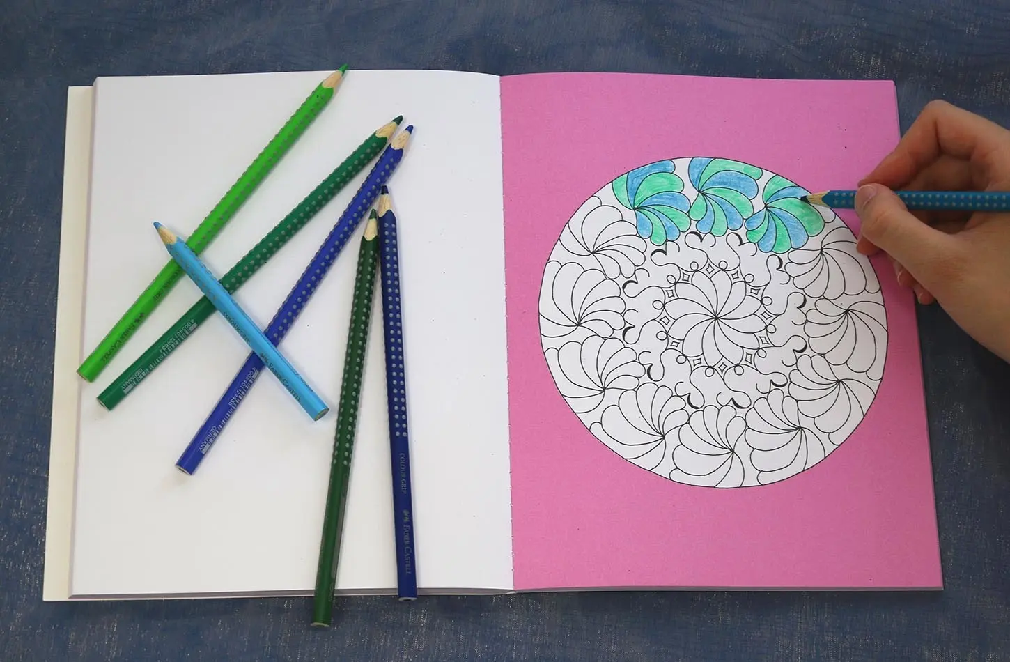 Bild: 9783785586839 | Mandala-Malträume: Fantastische Muster | Manuela Häcker-Becker | Buch