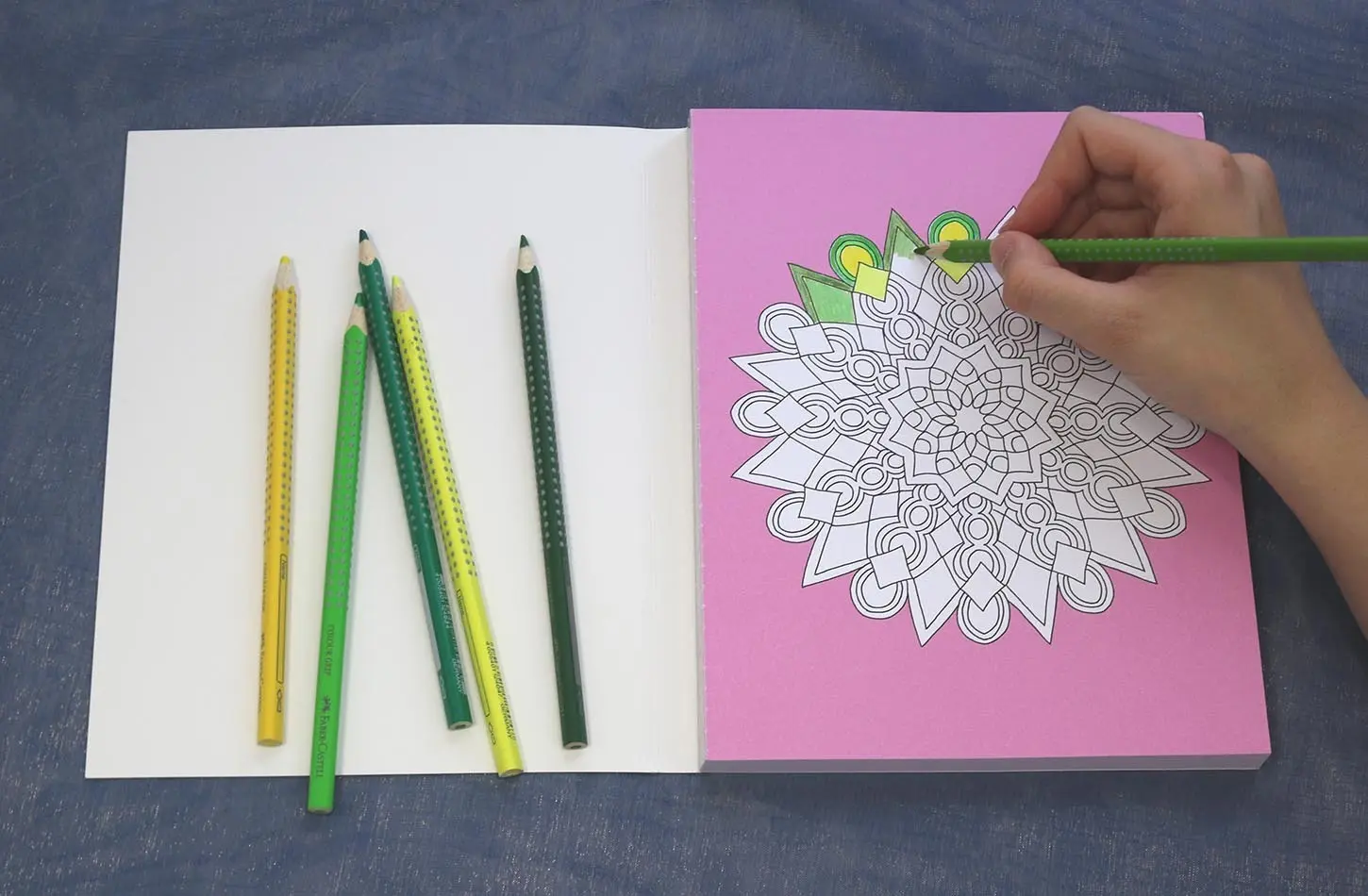 Bild: 9783785586839 | Mandala-Malträume: Fantastische Muster | Manuela Häcker-Becker | Buch