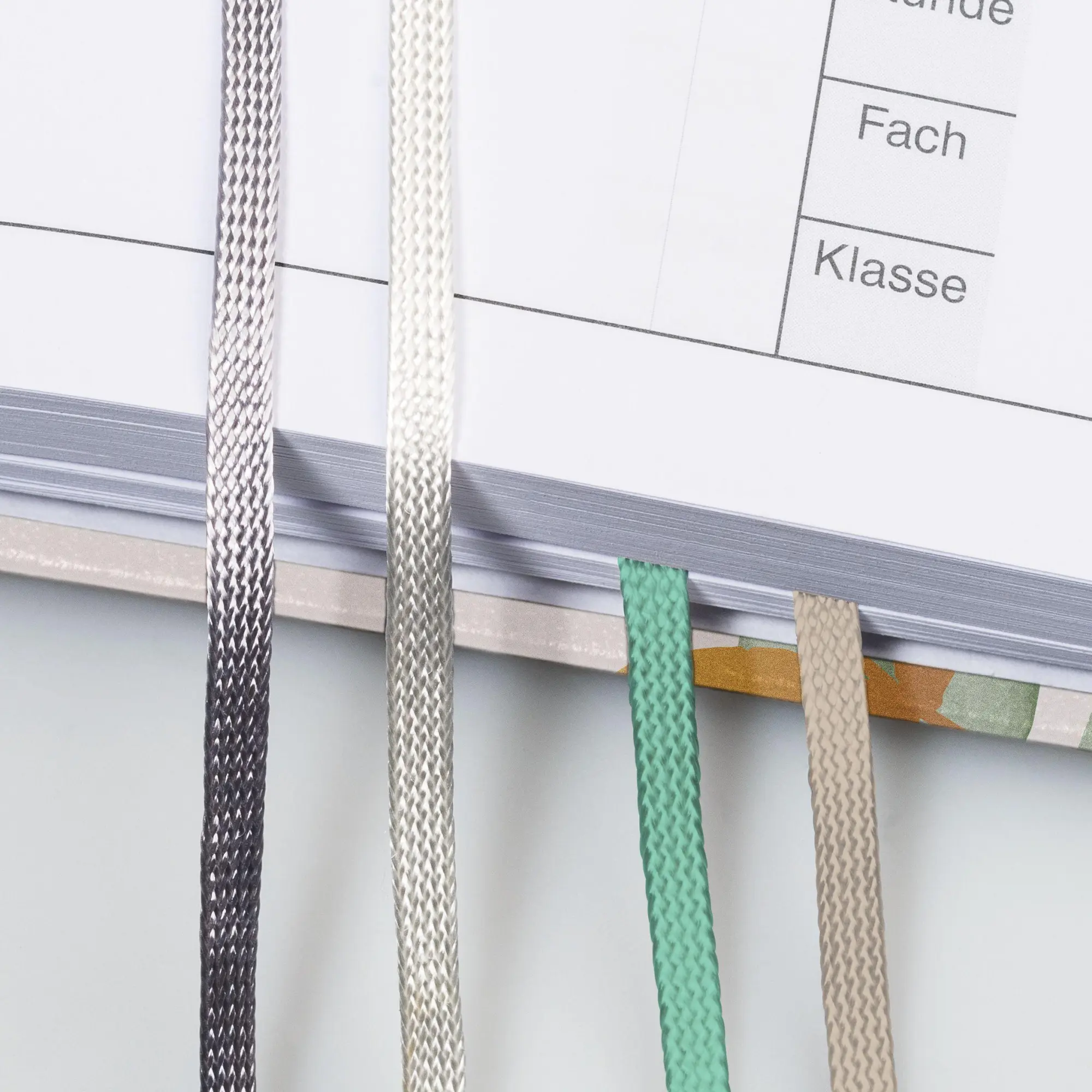 Bild: 4061947157239 | Termin- &amp; Unterrichtsplaner 2026/2027 "Bloom" A4, Papier | Buch | 2027