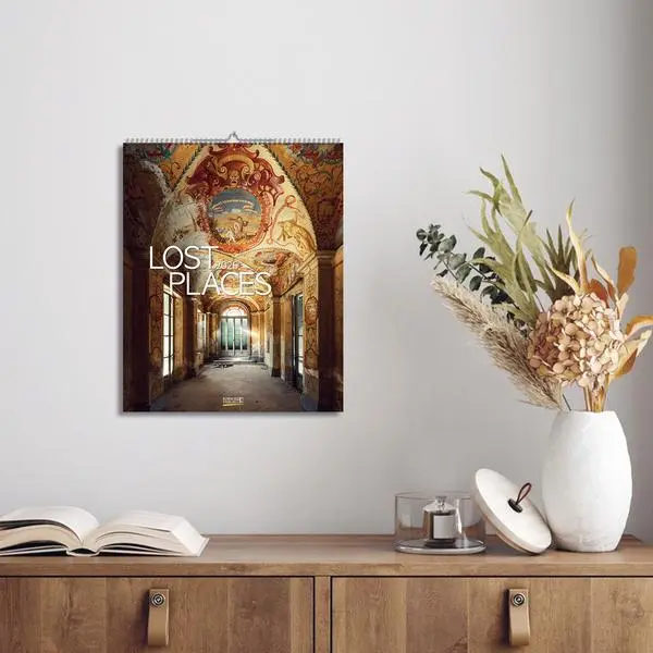 Bild: 9783731888239 | Lost Places 2026 | Verlag Korsch | Kalender | Spiralbindung | 14 S.