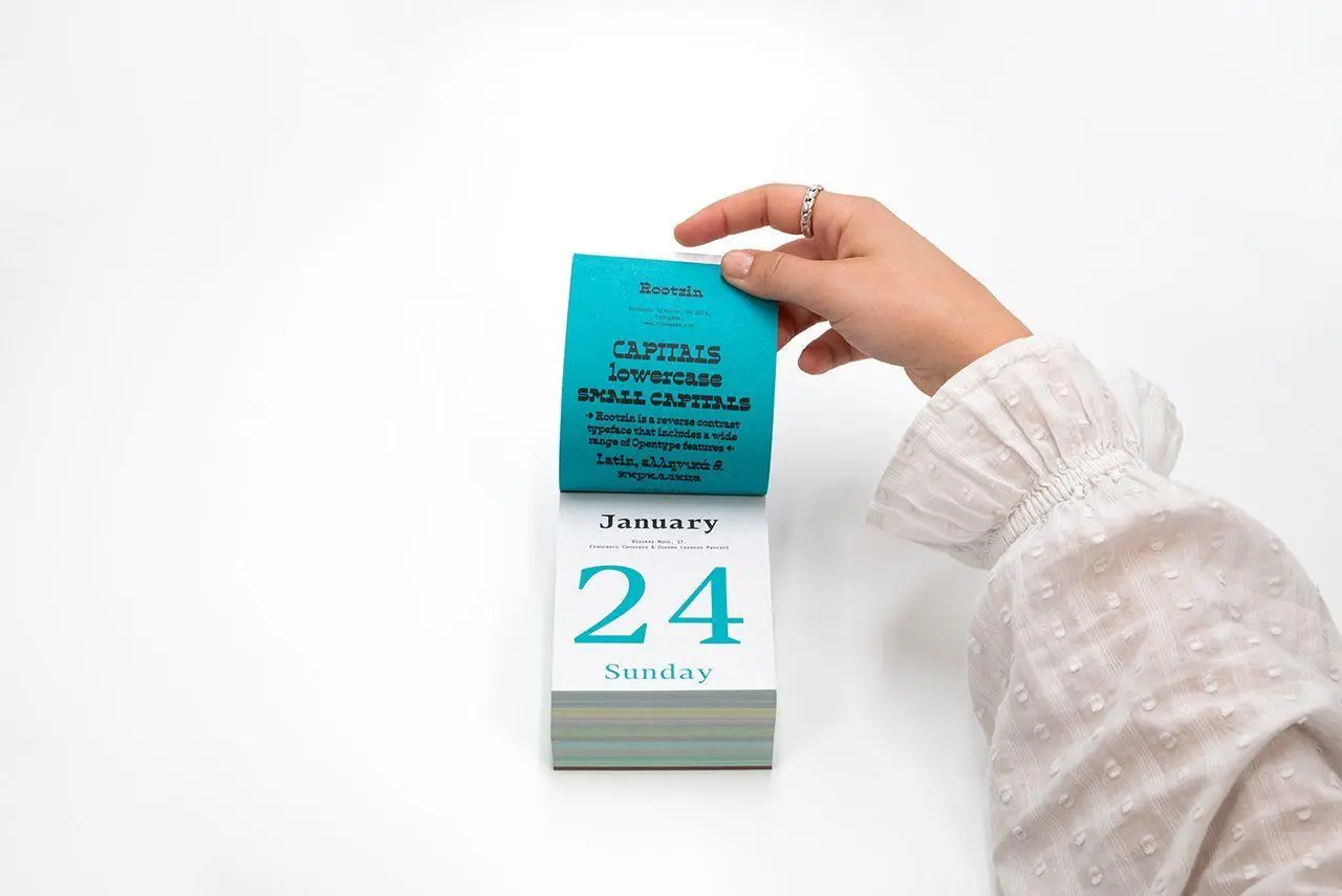 Bild: 4260172811040 | Typodarium 2027 | A 365 Day Type Calendar | Raban Ruddigkeit (u. a.)