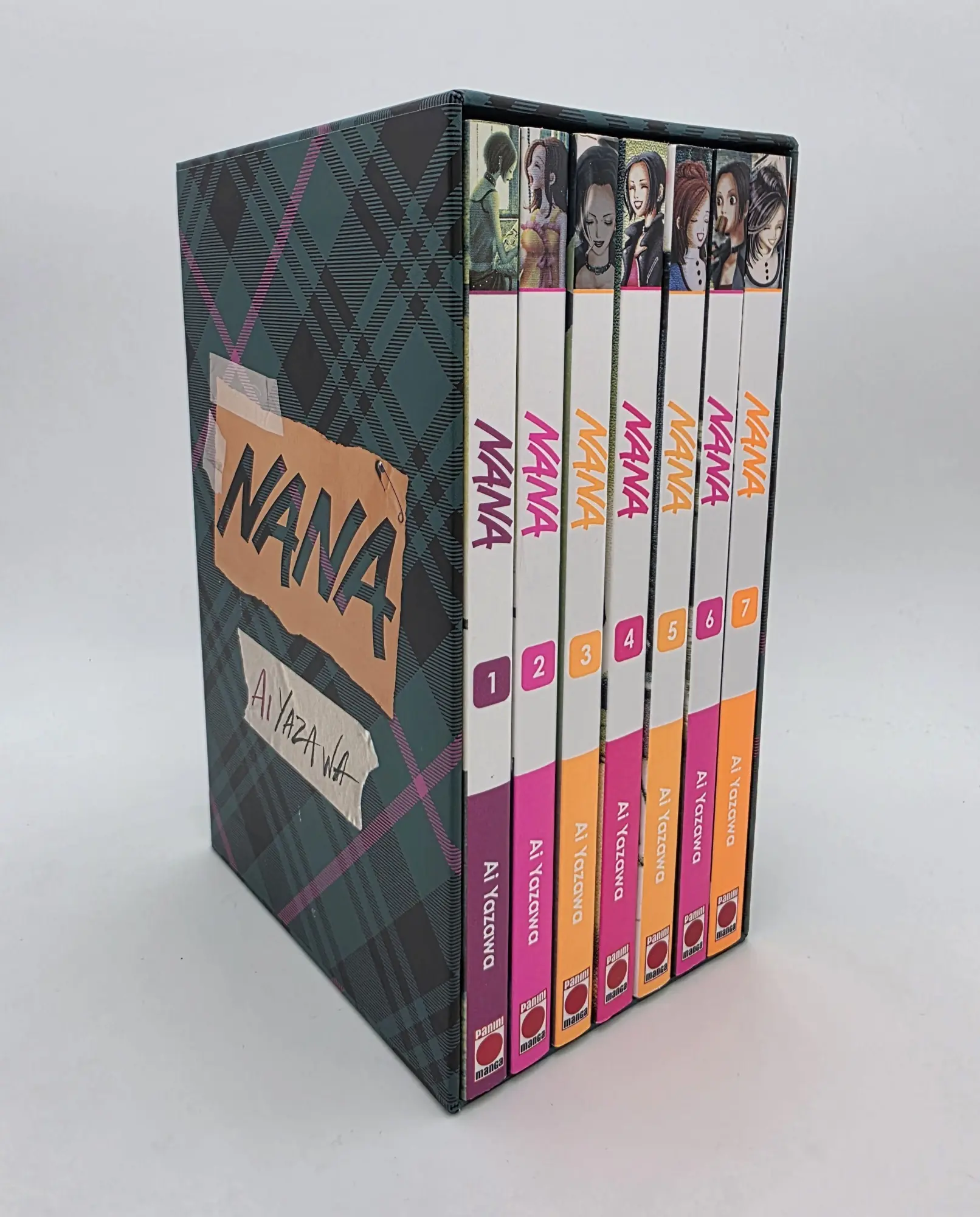 Cover: 9783741651540 | NANA (Edition mit Schuber und Band 1-7) | Ai Yazawa | Buch | 1360 S.