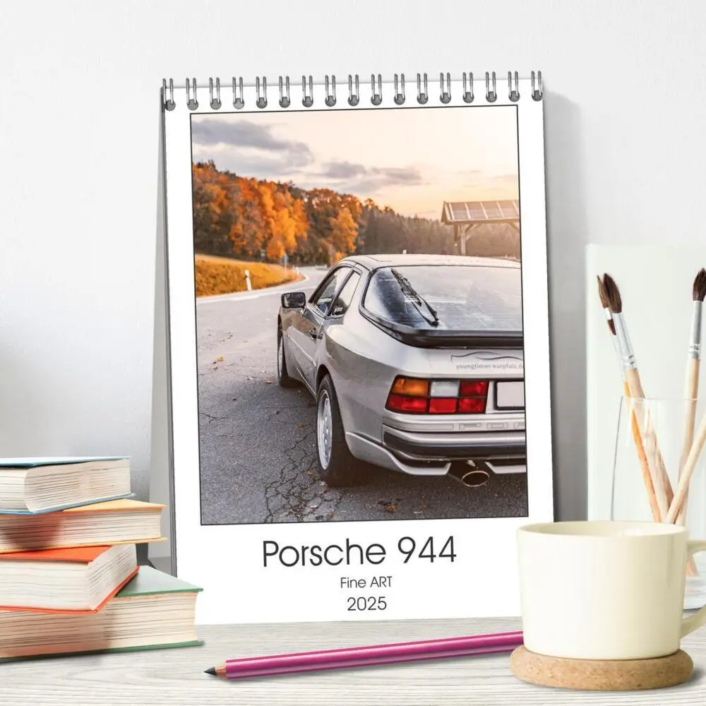 Bild: 9783435921041 | Porsche 944 - Fine Art (Tischkalender 2025 DIN A5 hoch), CALVENDO...