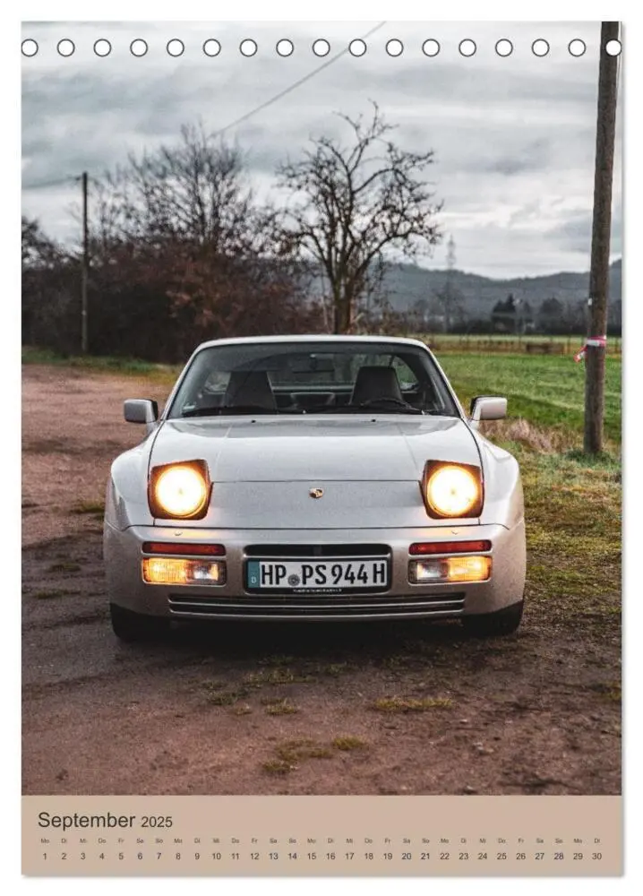 Bild: 9783435921041 | Porsche 944 - Fine Art (Tischkalender 2025 DIN A5 hoch), CALVENDO...