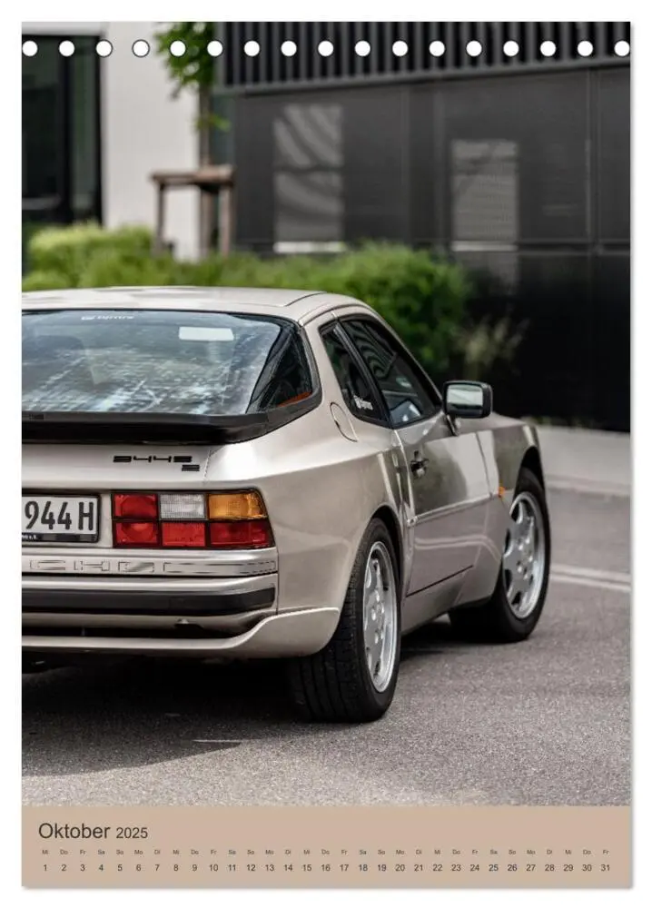 Bild: 9783435921041 | Porsche 944 - Fine Art (Tischkalender 2025 DIN A5 hoch), CALVENDO...