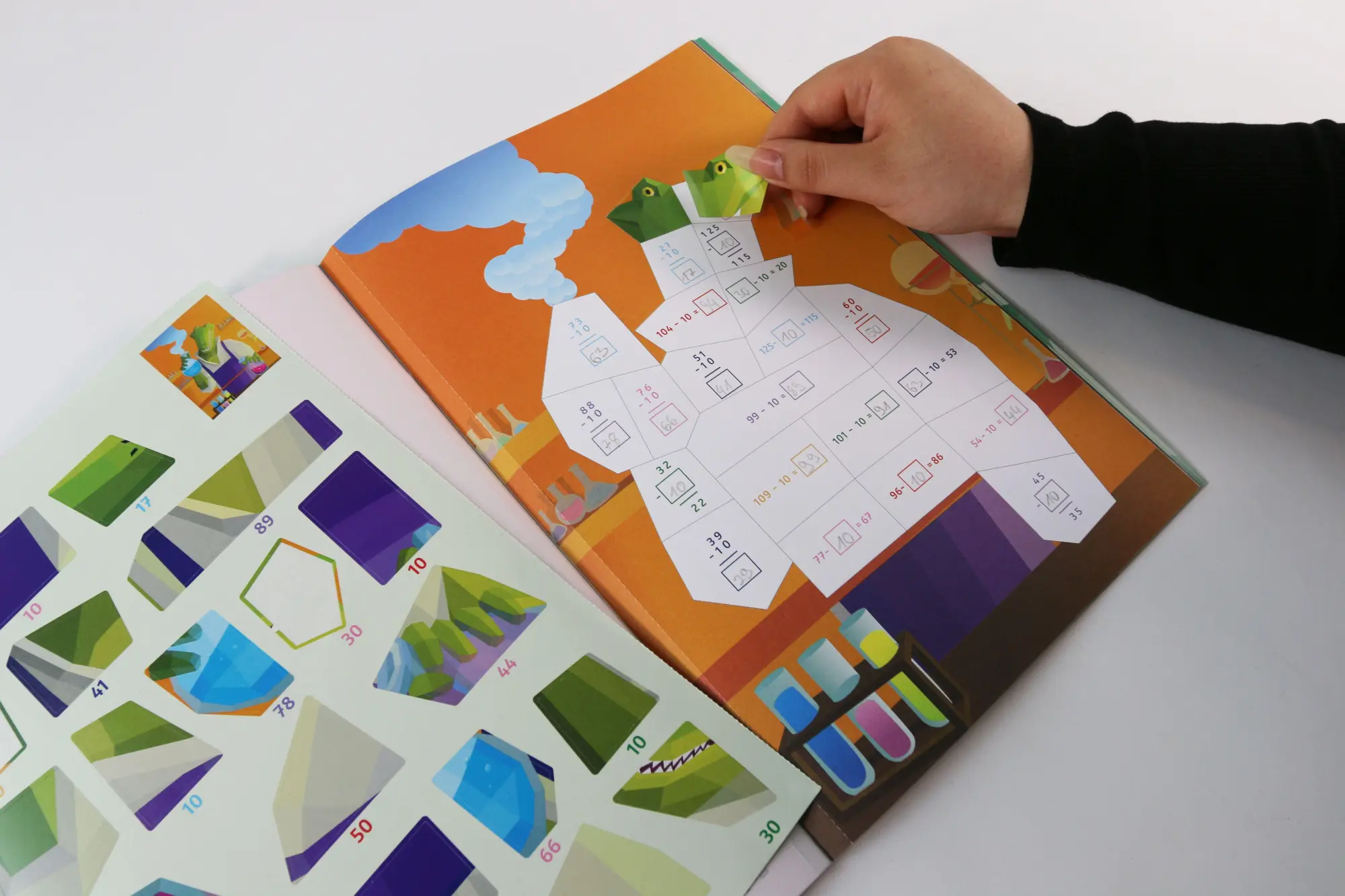 Bild: 9783743222441 | Rechnen mit Stickern - Plus und Minus bis 100 | Katie Campbell | Buch