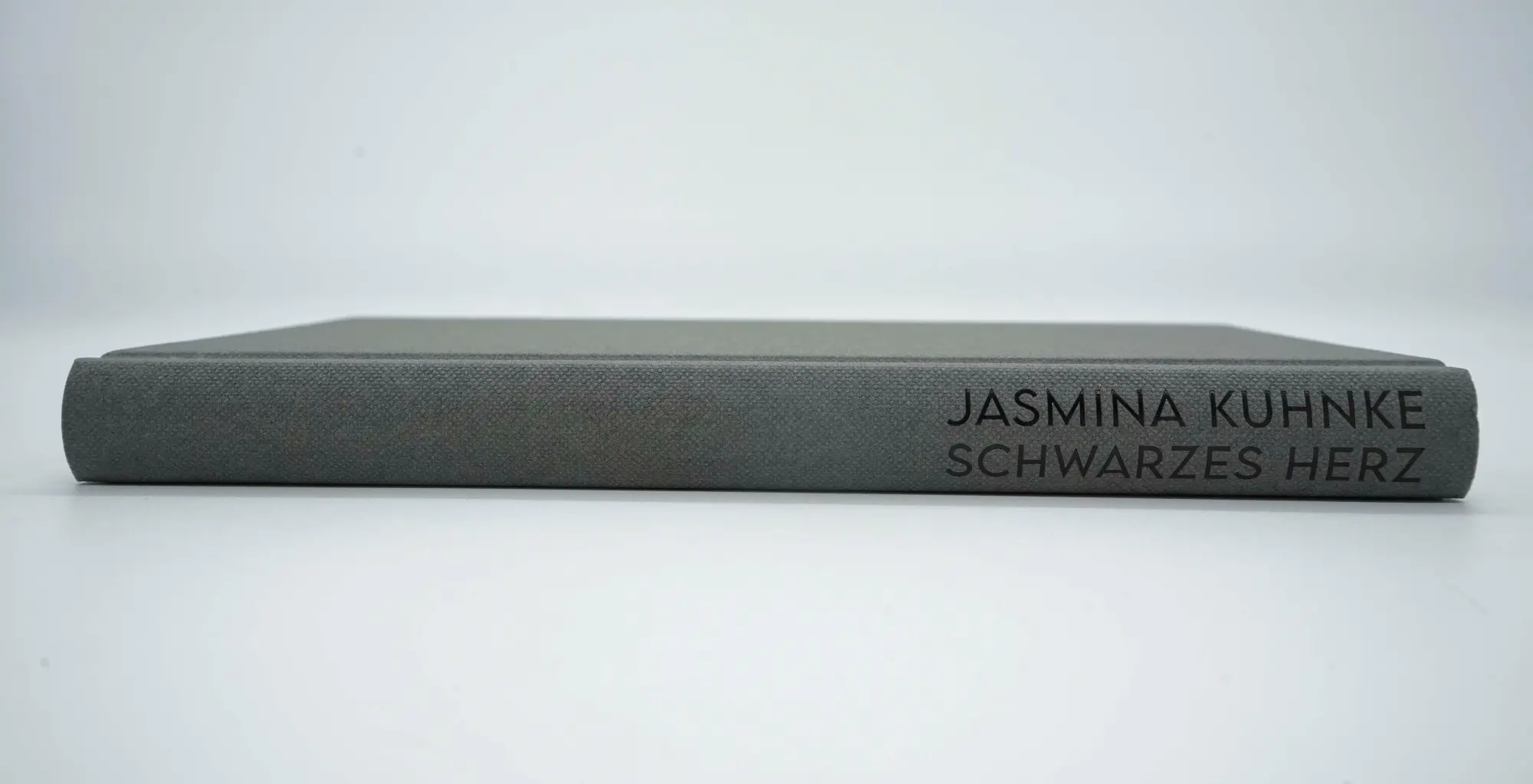 Bild: 9783498002541 | Schwarzes Herz | Jasmina Kuhnke | Buch | 208 S. | Deutsch | 2021