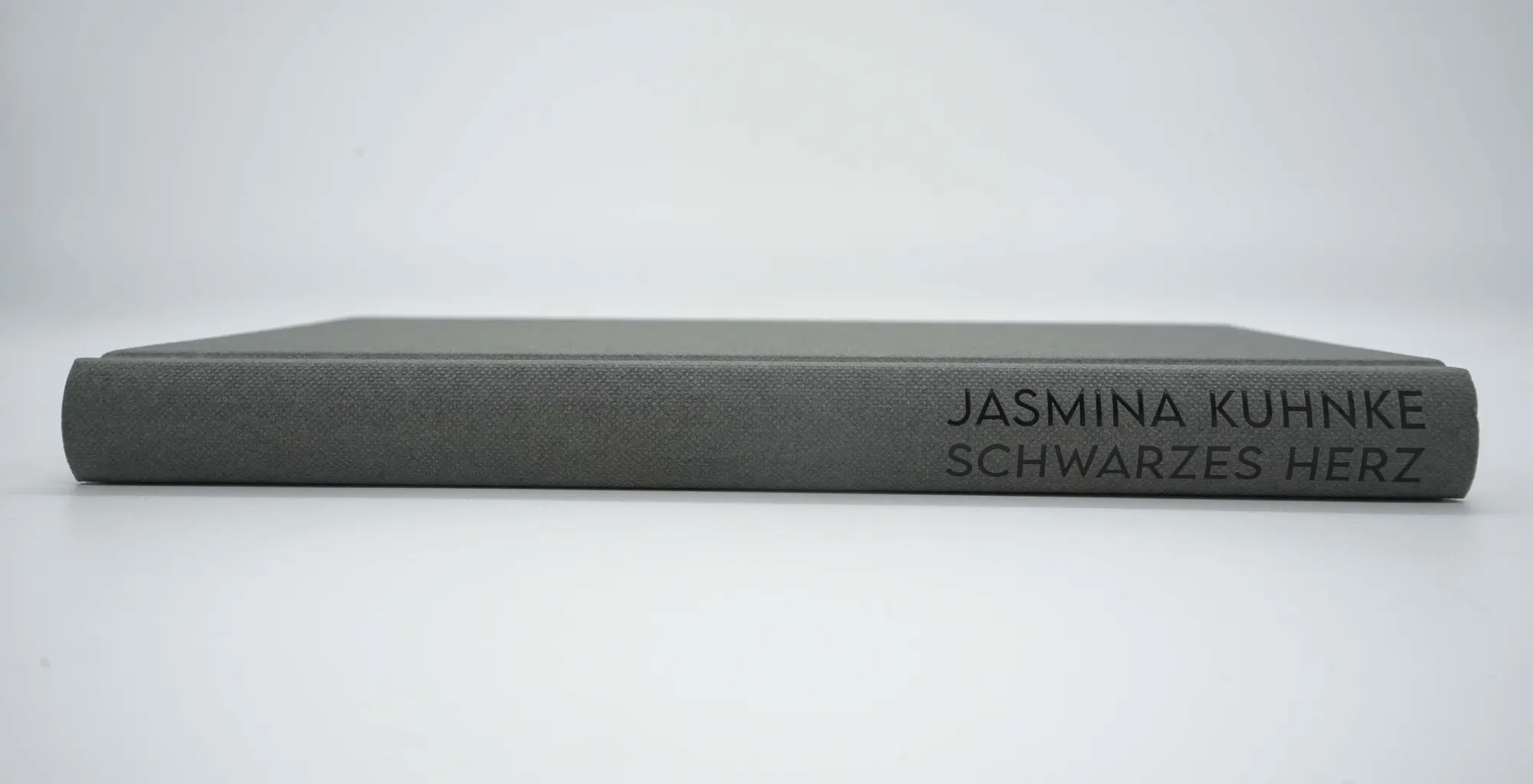 Bild: 9783498002541 | Schwarzes Herz | Jasmina Kuhnke | Buch | 208 S. | Deutsch | 2021