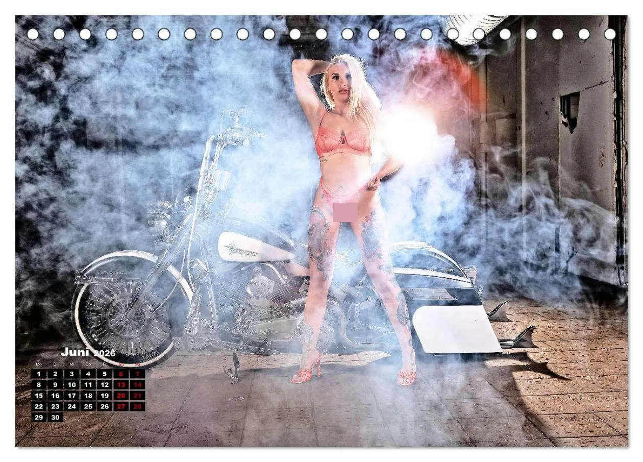 Bild: 9783457583241 | Motorräder und Sexy Girls (Tischkalender 2026 DIN A5 quer),...