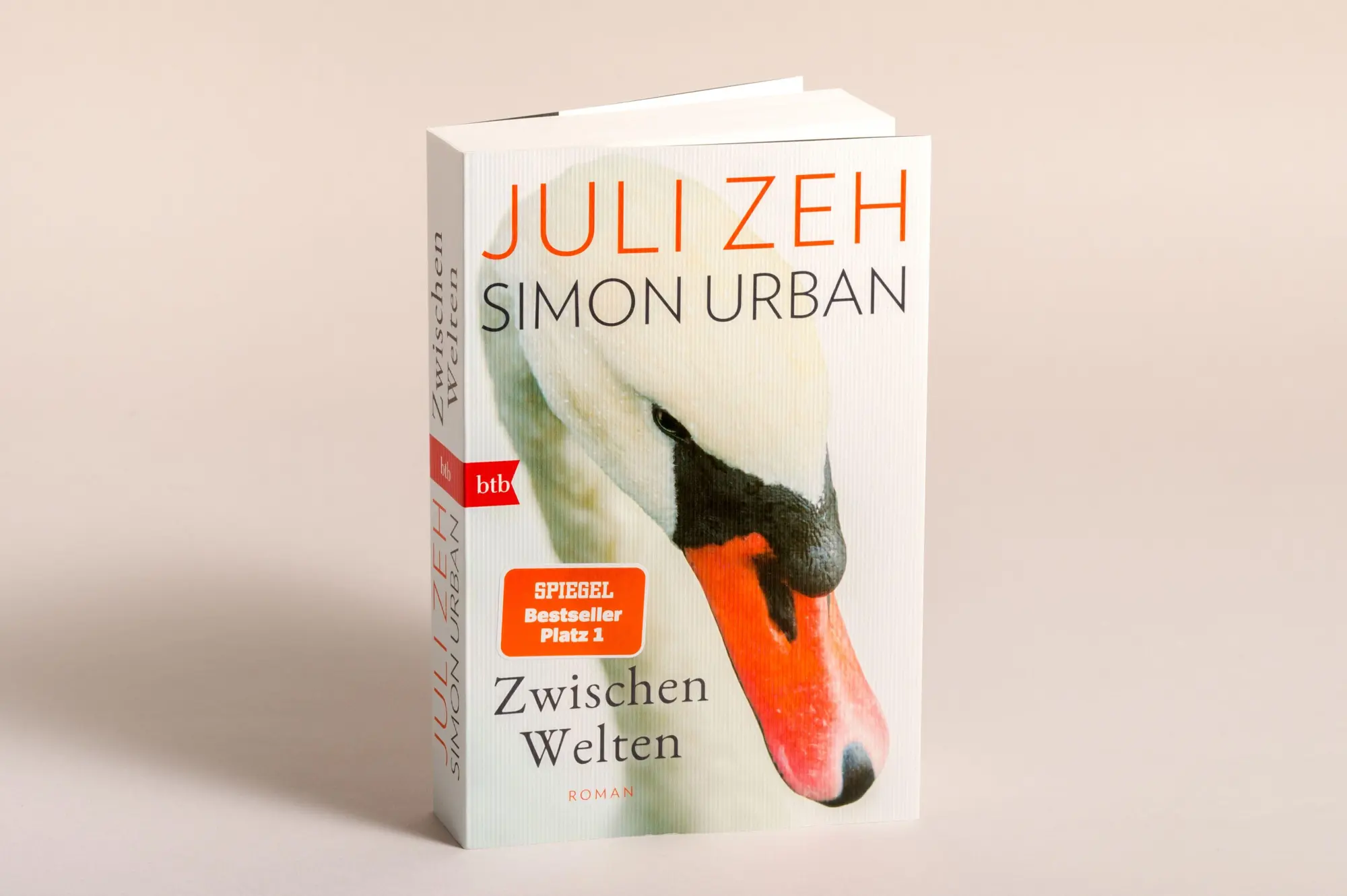 Bild: 9783442774241 | Zwischen Welten | Roman | Juli Zeh (u. a.) | Taschenbuch | 448 S.
