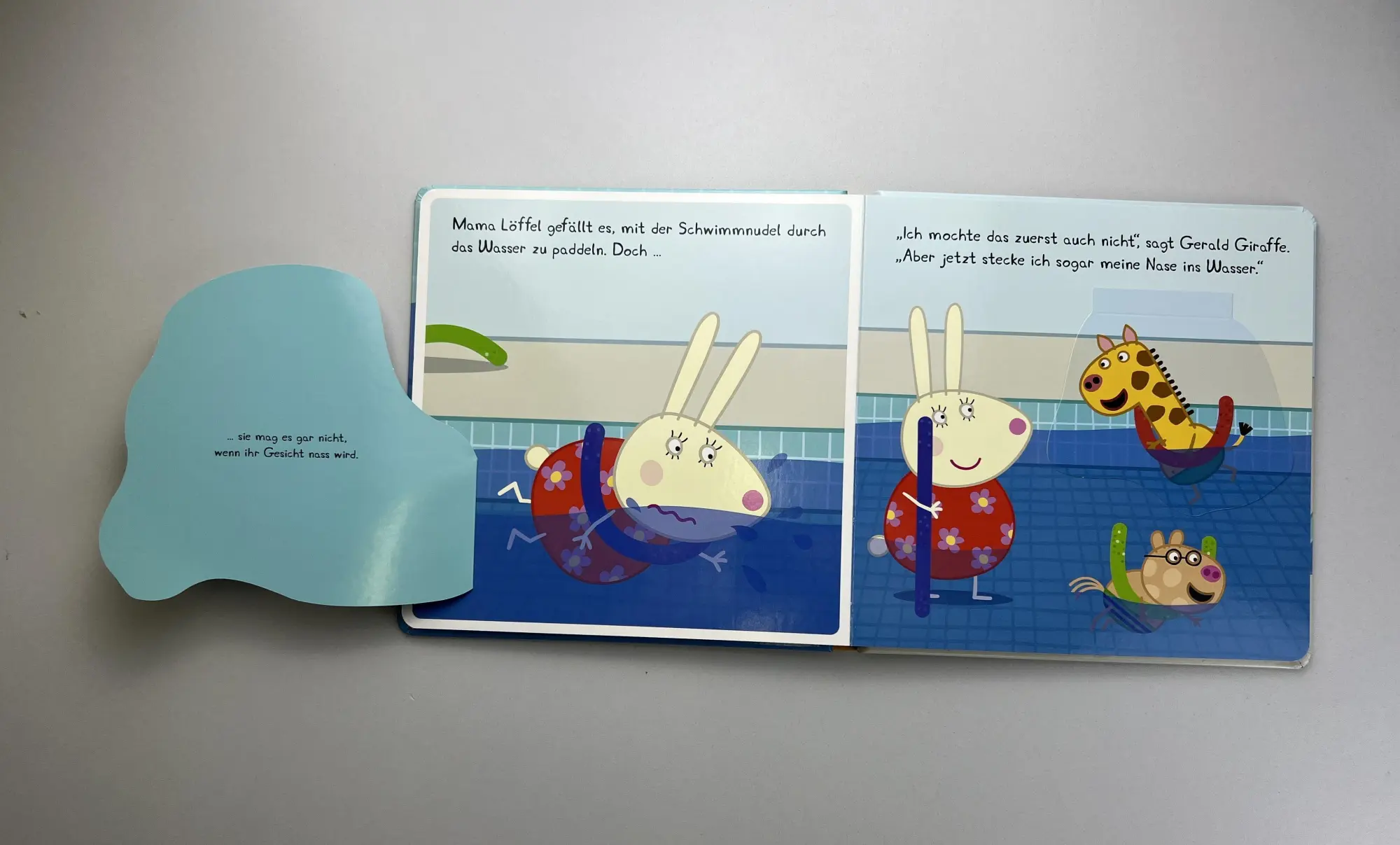 Bild: 9783833247941 | Peppa Pig: Peppa lernt Schwimmen - Mein wasserstarkes Klappenbuch