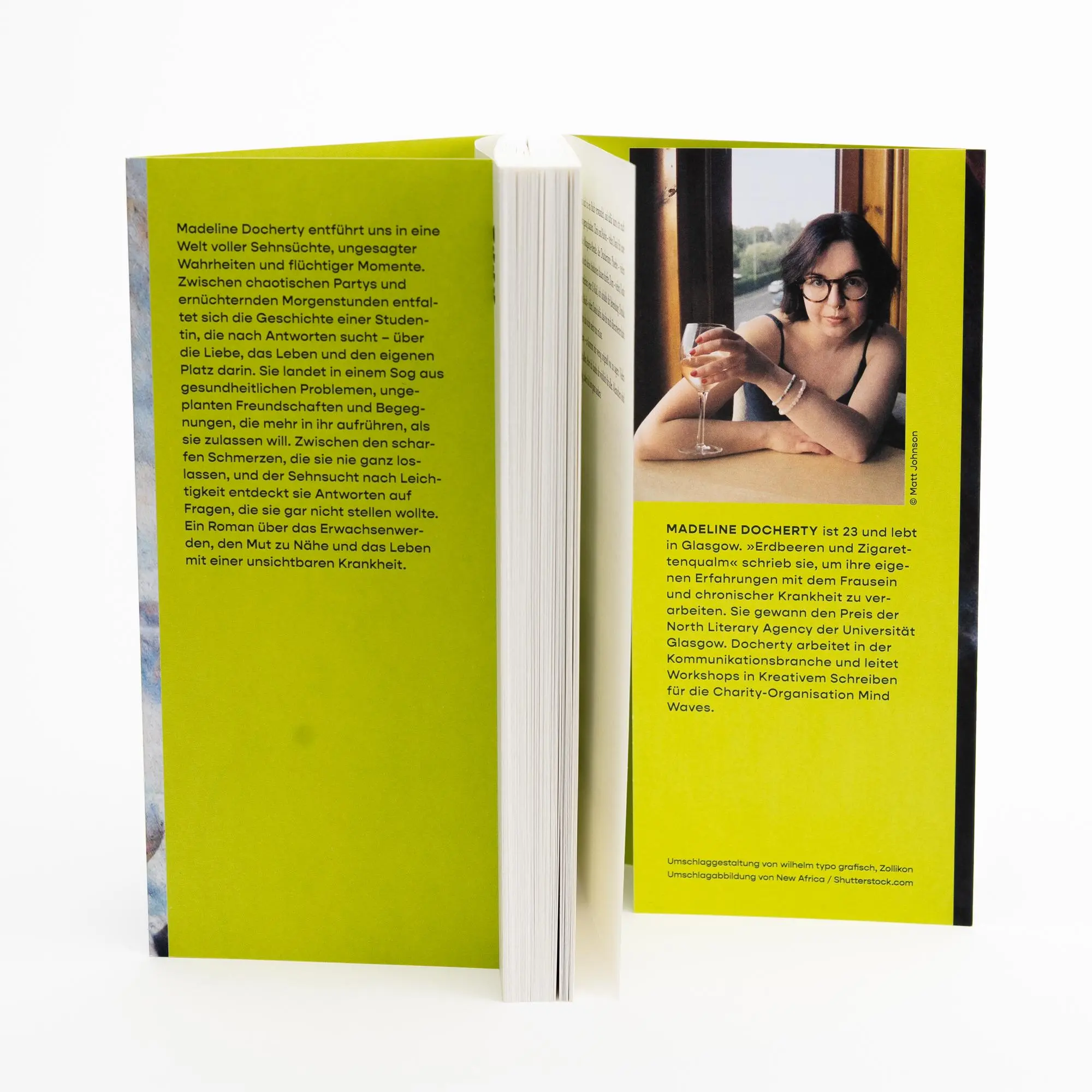 Bild: 9783753001142 | Erdbeeren und Zigarettenqualm | Madeline Docherty | Taschenbuch | 2025