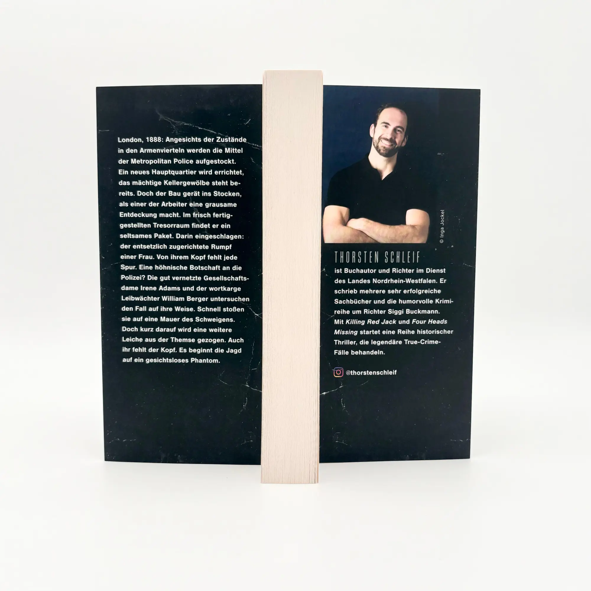 Bild: 9783423221542 | Four Heads Missing | Thorsten Schleif | Taschenbuch | 336 S. | Deutsch