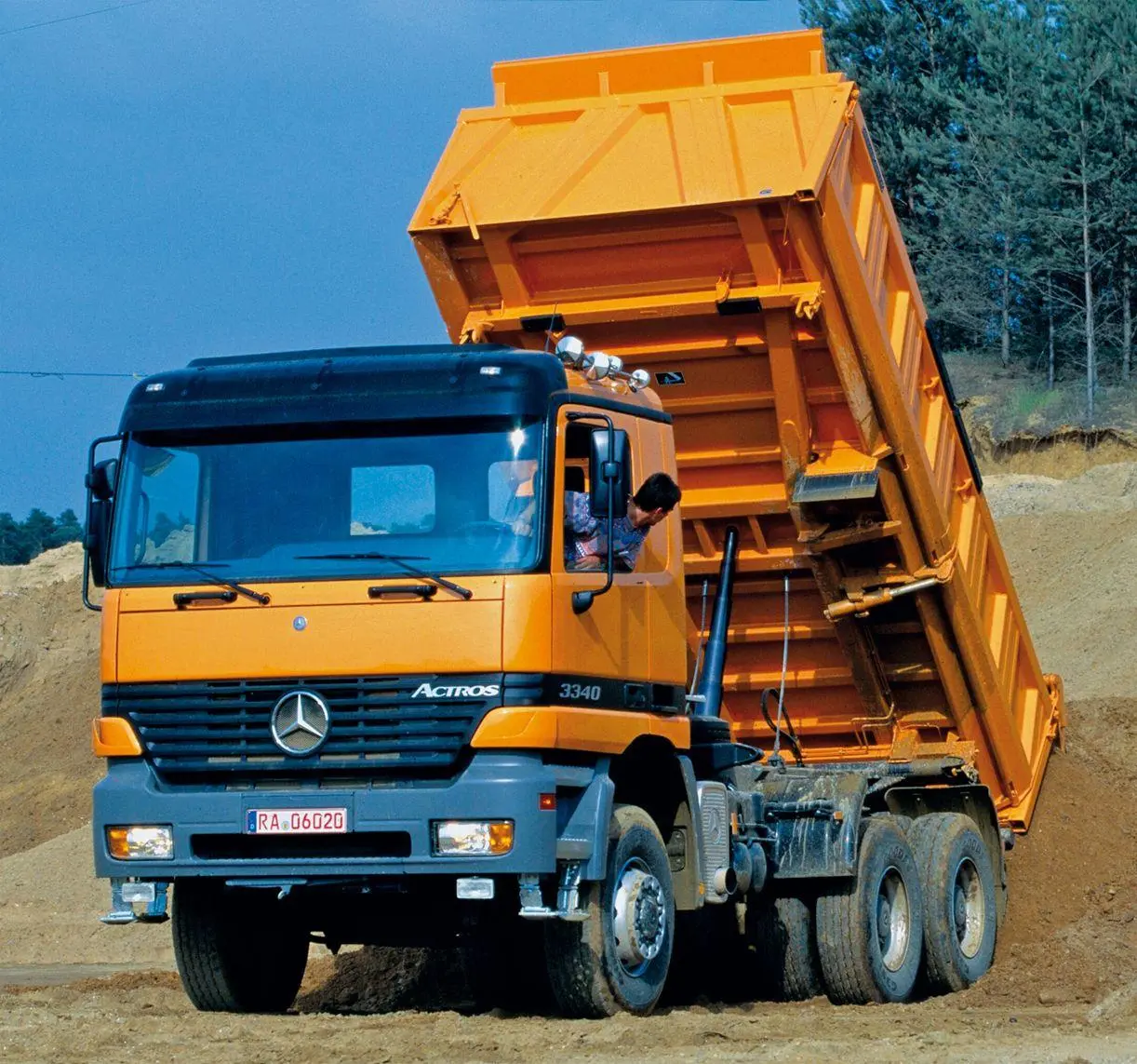 Bild: 9783751612142 | 30 Jahre Mercedes-Benz Actros | Alexander Weber | Taschenbuch | 2026
