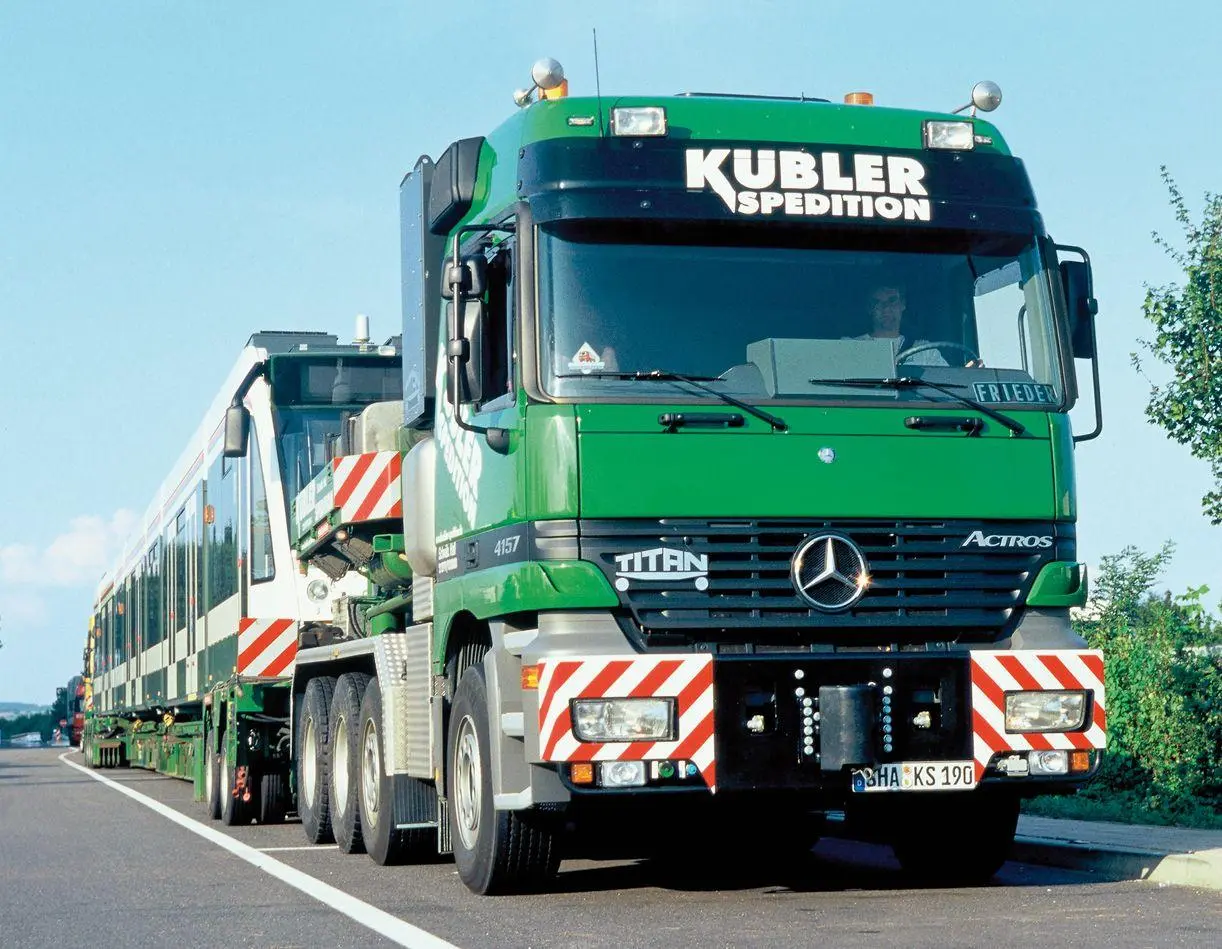 Bild: 9783751612142 | 30 Jahre Mercedes-Benz Actros | Alexander Weber | Taschenbuch | 2026
