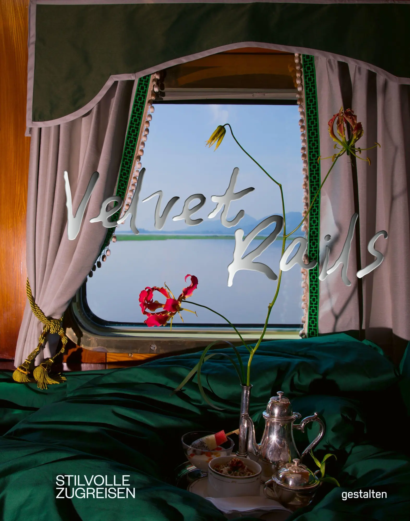 Cover: 9783967042542 | Velvet Rails (DE) | Stilvolle Zugreisen | Monisha Rajesh | Buch | 2026