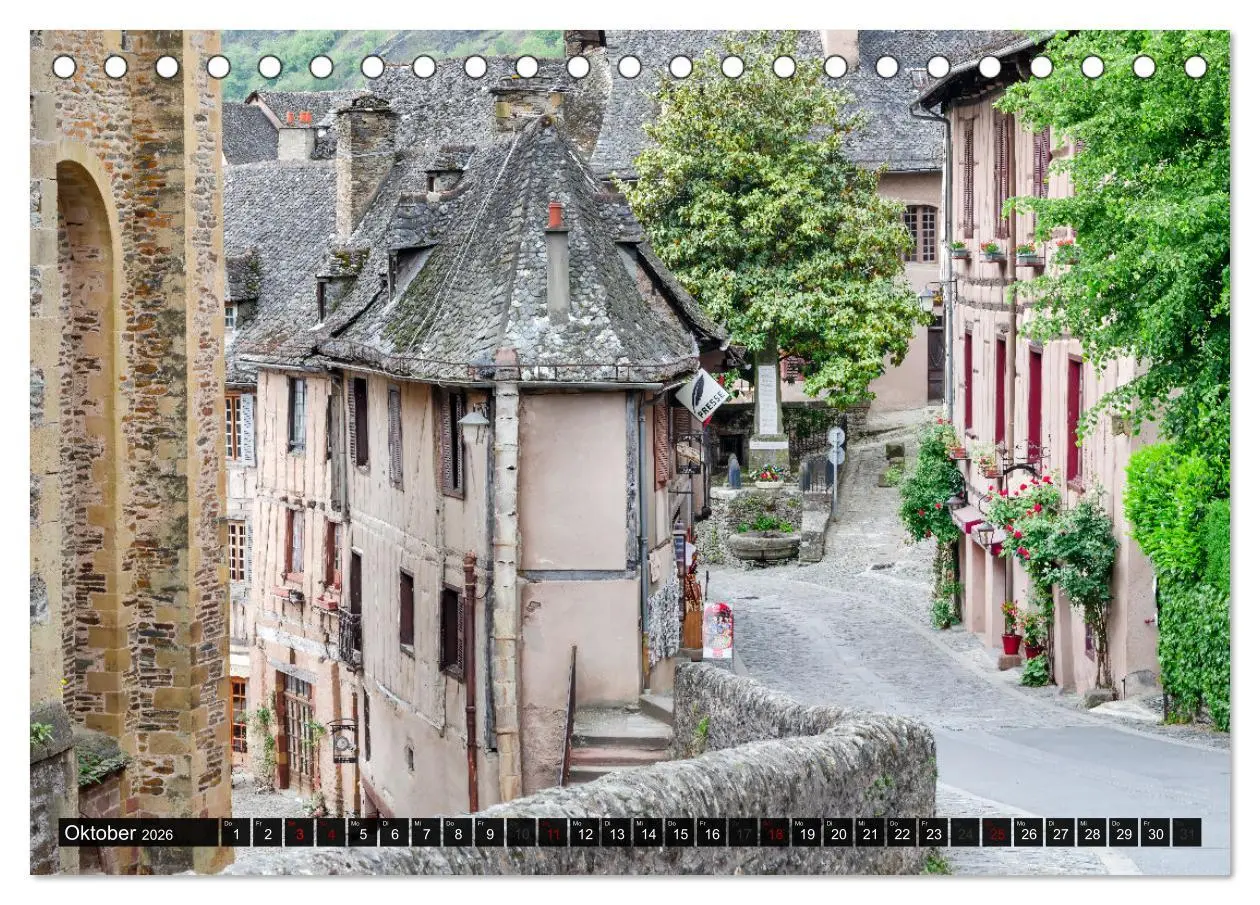 Bild: 9783457485842 | Conques ist eine wichtige Station am französischen Jakobsweg...