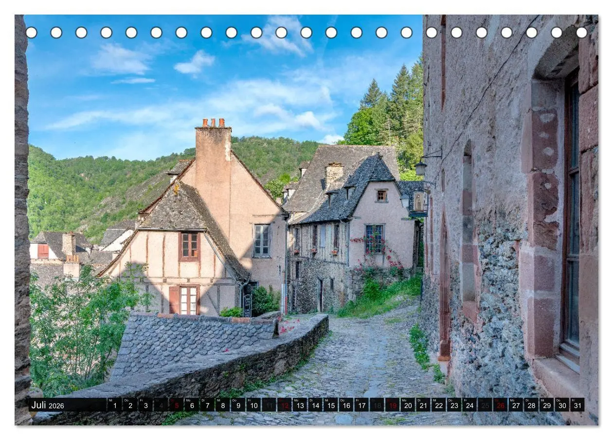 Bild: 9783457485842 | Conques ist eine wichtige Station am französischen Jakobsweg...