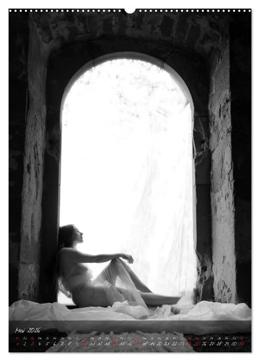 Bild: 9783516446142 | Die nackte Tür - Outdoor Aktfotografie in schwarzweiß (Wandkalender...