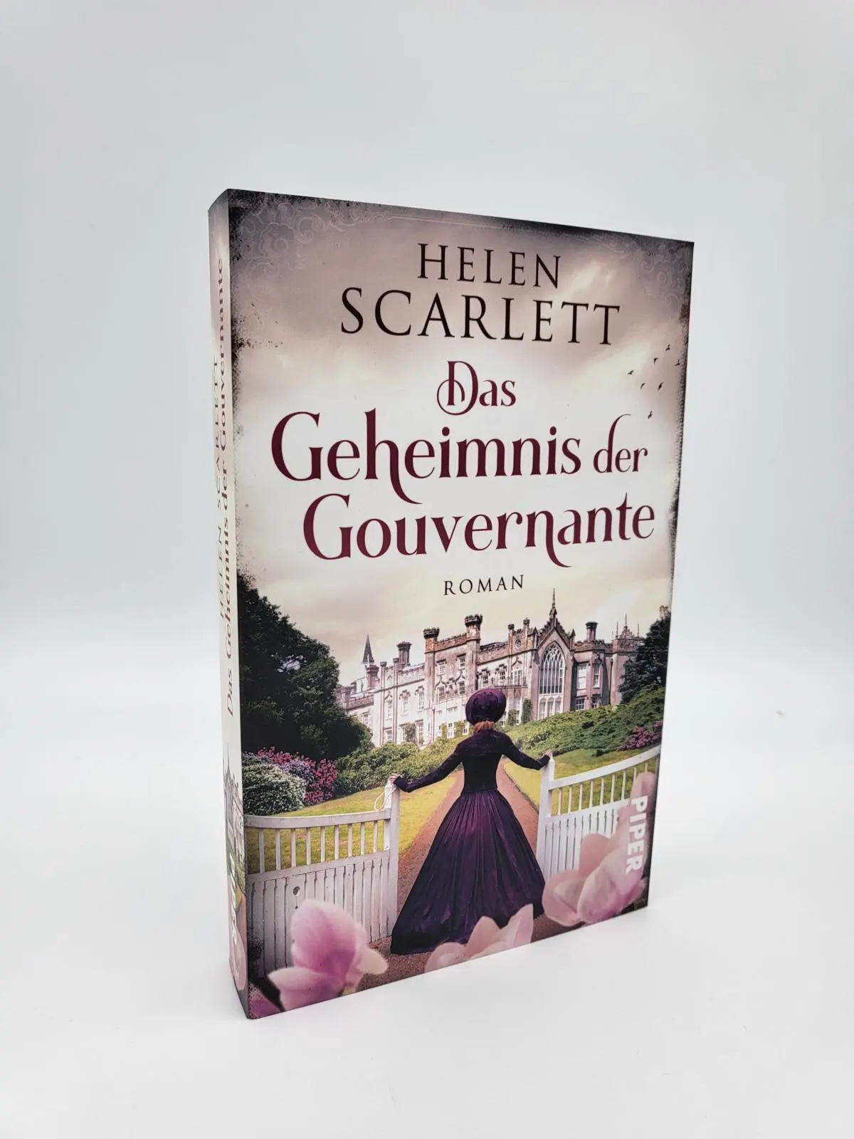 Bild: 9783492318242 | Das Geheimnis der Gouvernante | Helen Scarlett | Taschenbuch | 416 S.