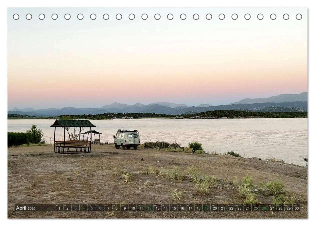 Bild: 9783457559642 | UAZ 452 Buchanka Love (Tischkalender 2026 DIN A5 quer), CALVENDO...