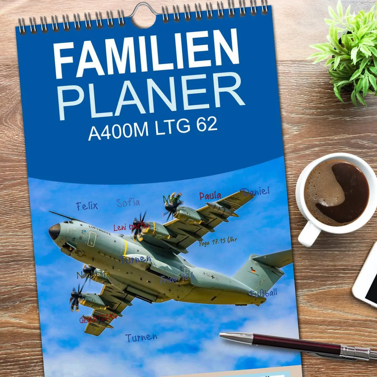 Bild: 9783516602043 | Familienplaner 2026 - A400M LTG 62 mit 5 Spalten (Wandkalender, 21...