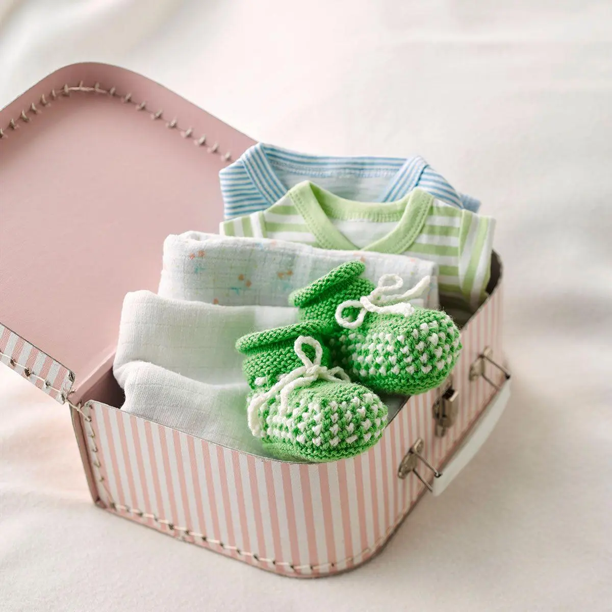 Bild: 9783735872043 | Baby-Schühchen stricken (kreativ.kompakt.) | Für wirklich warme Füße