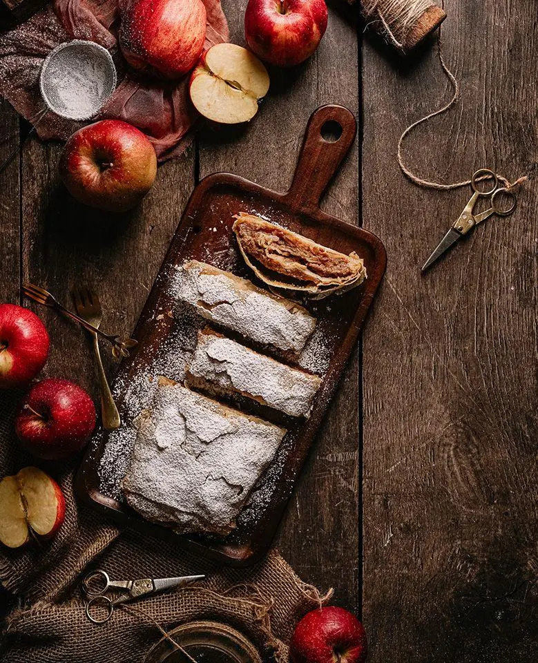 Bild: 9783702243043 | Backen. Feiern. Genießen | Celina Hruschka | Buch | 192 S. | Deutsch