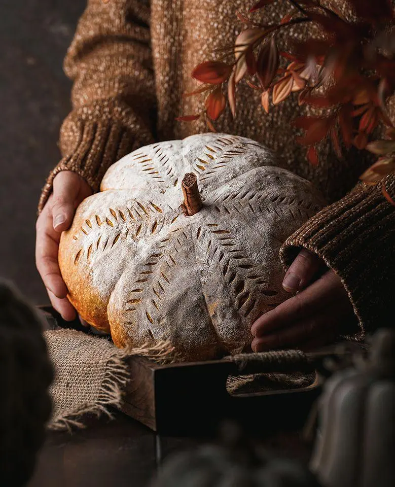 Bild: 9783702243043 | Backen. Feiern. Genießen | Celina Hruschka | Buch | 192 S. | Deutsch