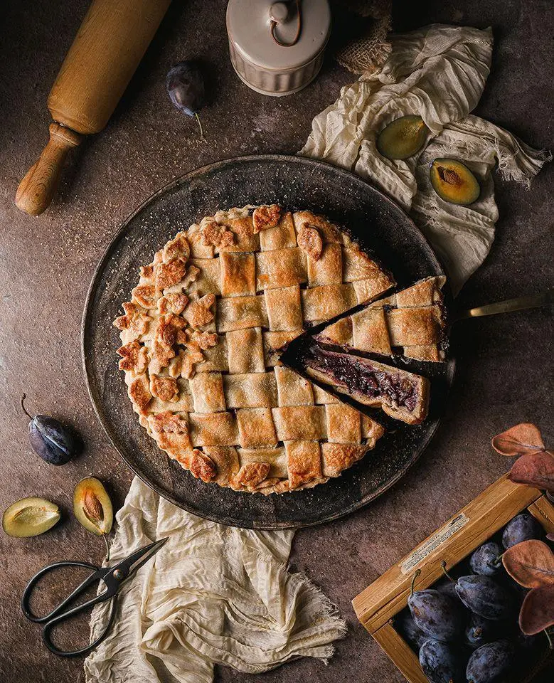 Bild: 9783702243043 | Backen. Feiern. Genießen | Celina Hruschka | Buch | 192 S. | Deutsch