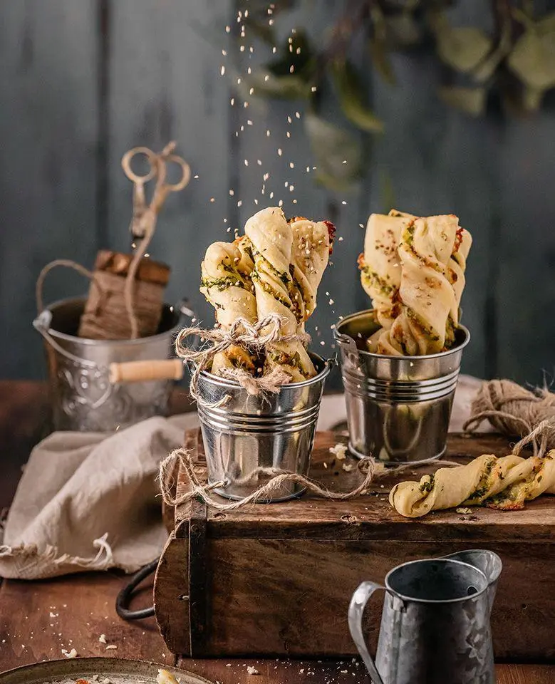 Bild: 9783702243043 | Backen. Feiern. Genießen | Celina Hruschka | Buch | 192 S. | Deutsch