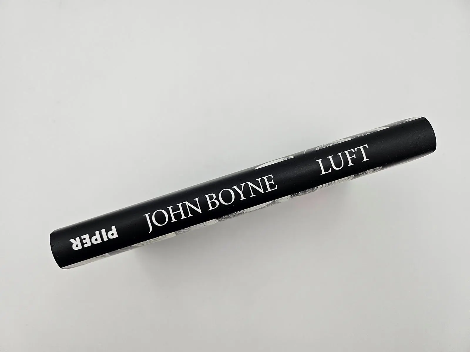 Bild: 9783492073943 | Luft | Roman | John Boyne | Buch | 160 S. | Deutsch | 2025