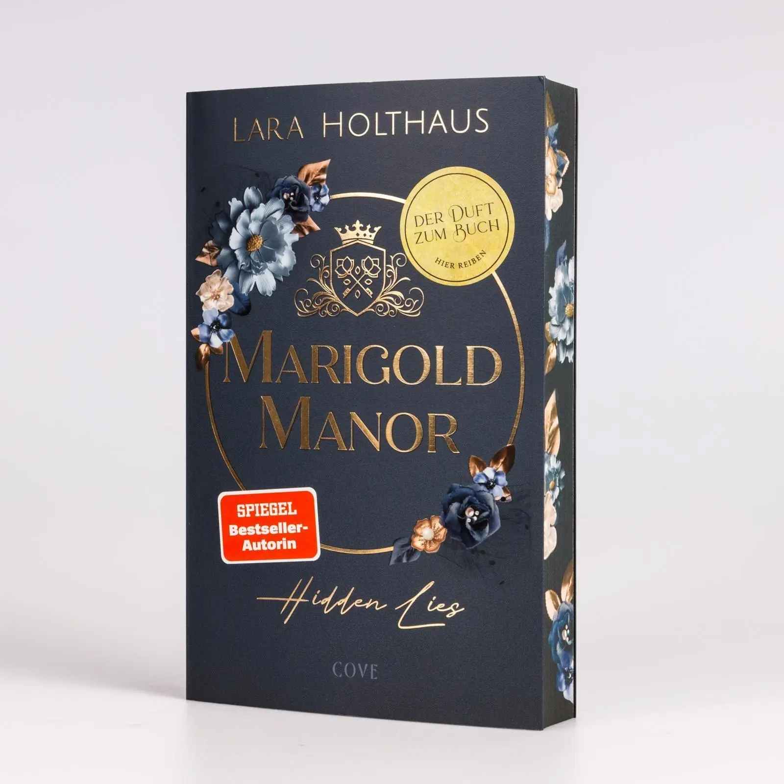 Bild: 9783551585943 | Marigold Manor 1: Hidden Lies | Lara Holthaus | Taschenbuch | 480 S.