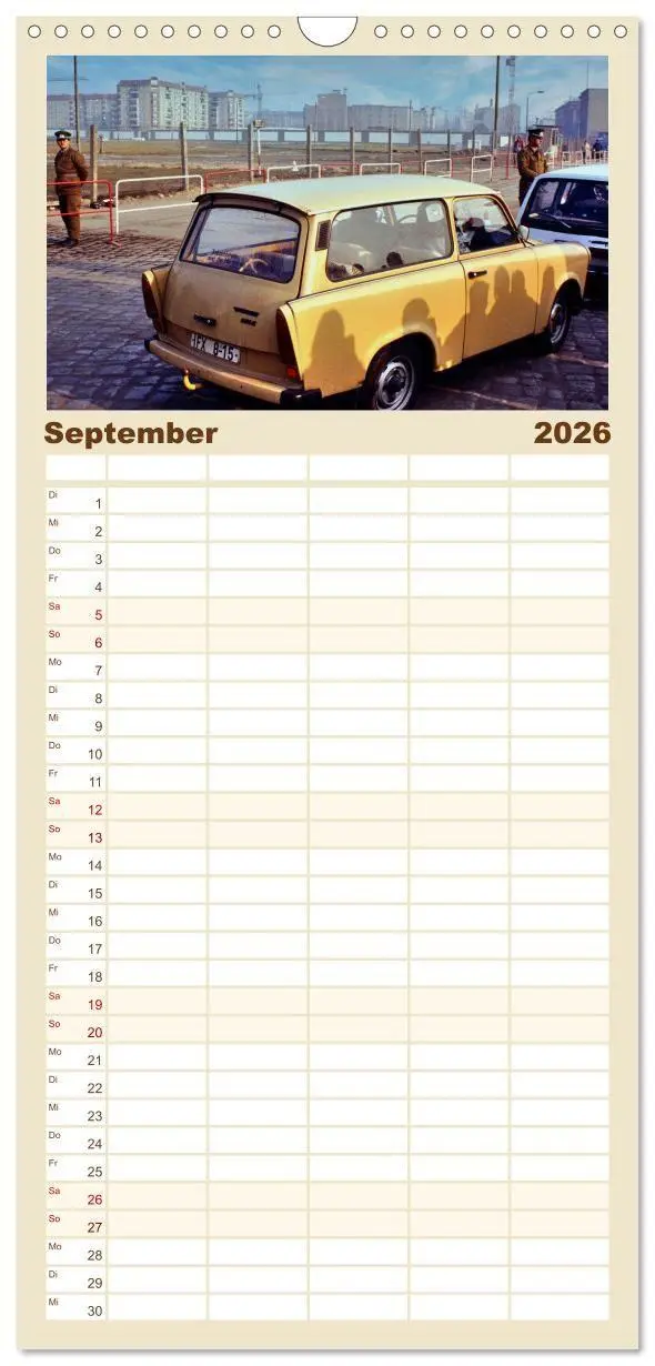 Bild: 9783457286043 | Familienplaner 2026 - Trabi-Land DDR mit 5 Spalten (Wandkalender,...