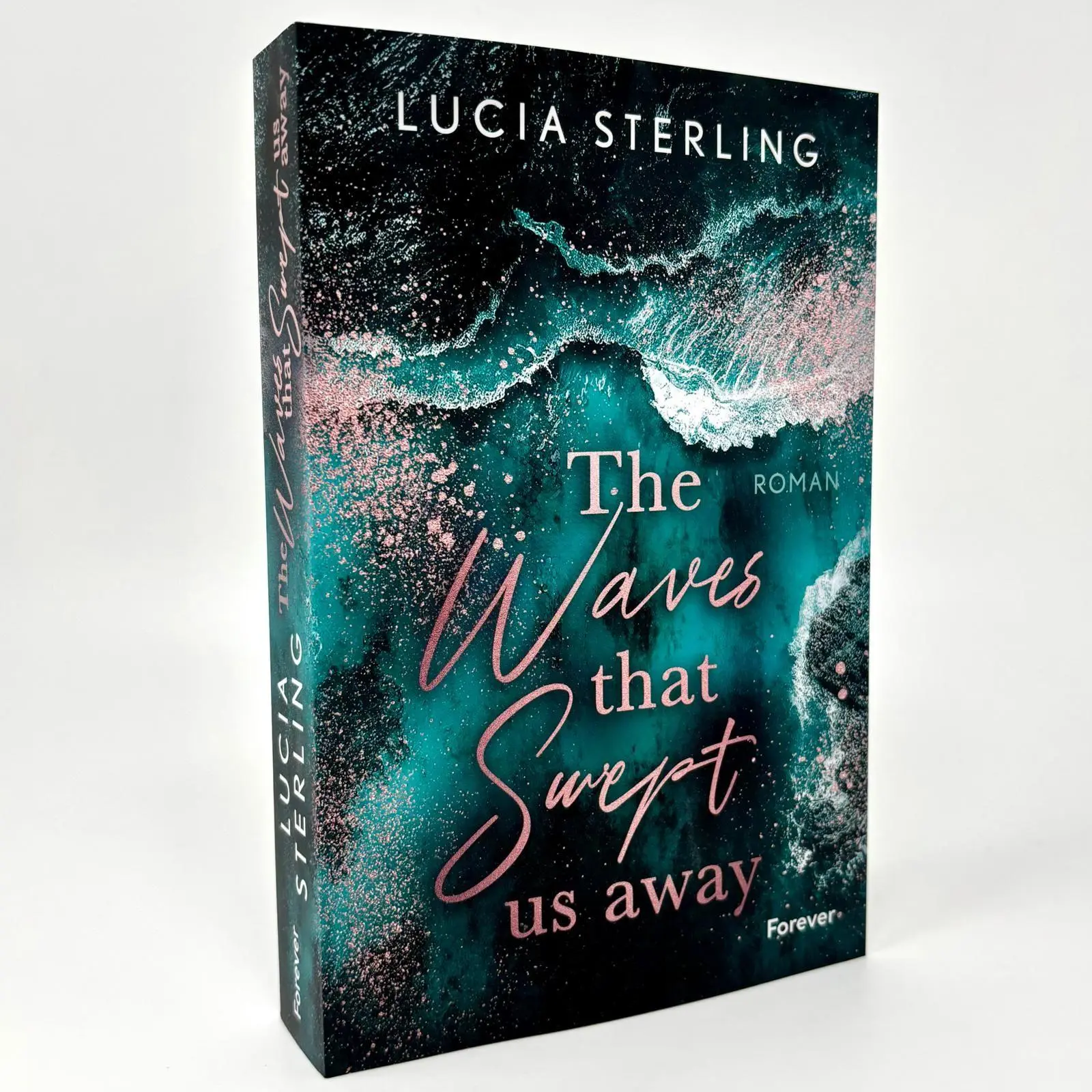 Bild: 9783958188143 | The waves that swept us away | Lucia Sterling | Taschenbuch | 384 S.