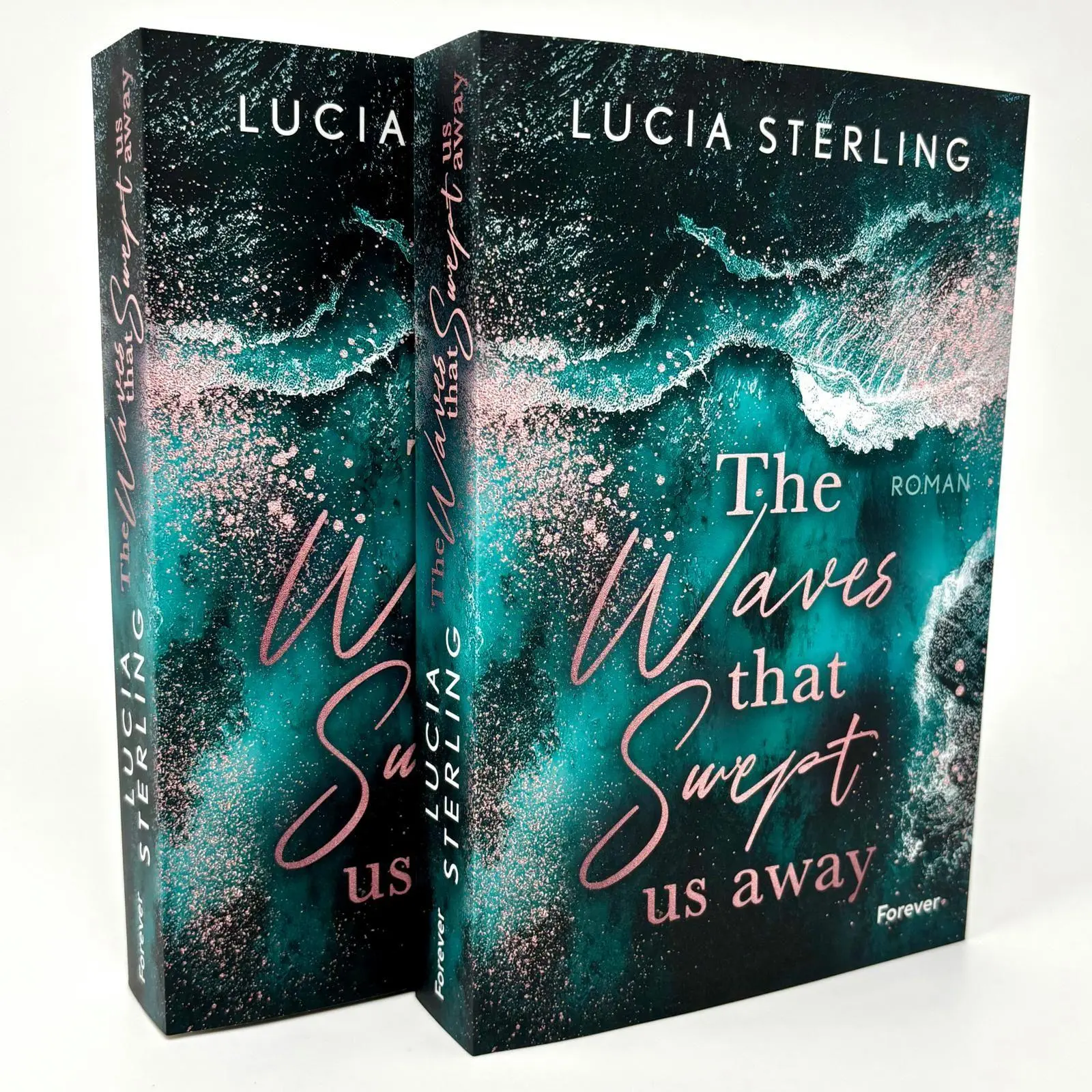 Bild: 9783958188143 | The waves that swept us away | Lucia Sterling | Taschenbuch | 384 S.