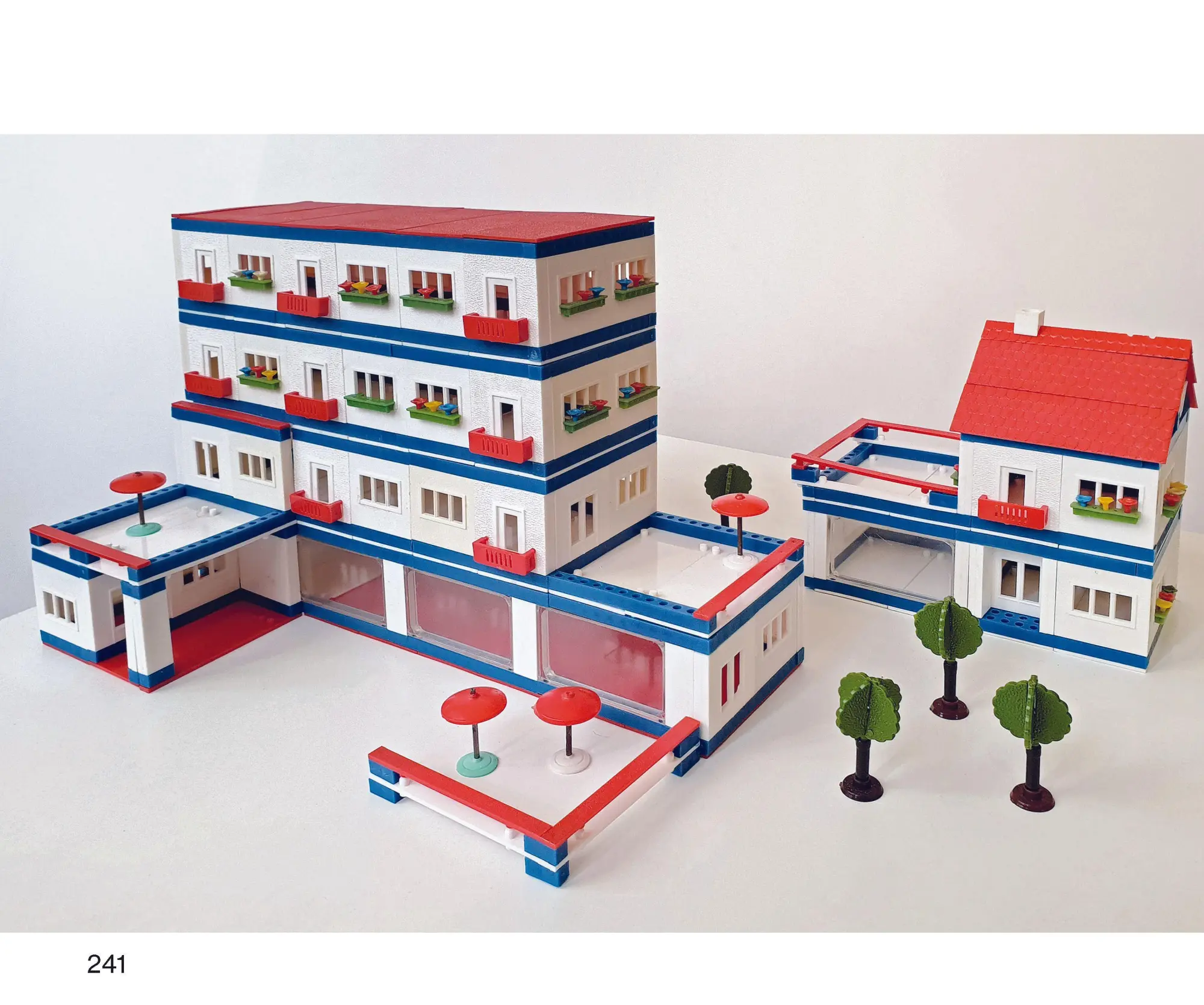 Bild: 9783986122744 | 111 Architekturbaukästen | Sammlung Claus Krieger | Claus Krieger
